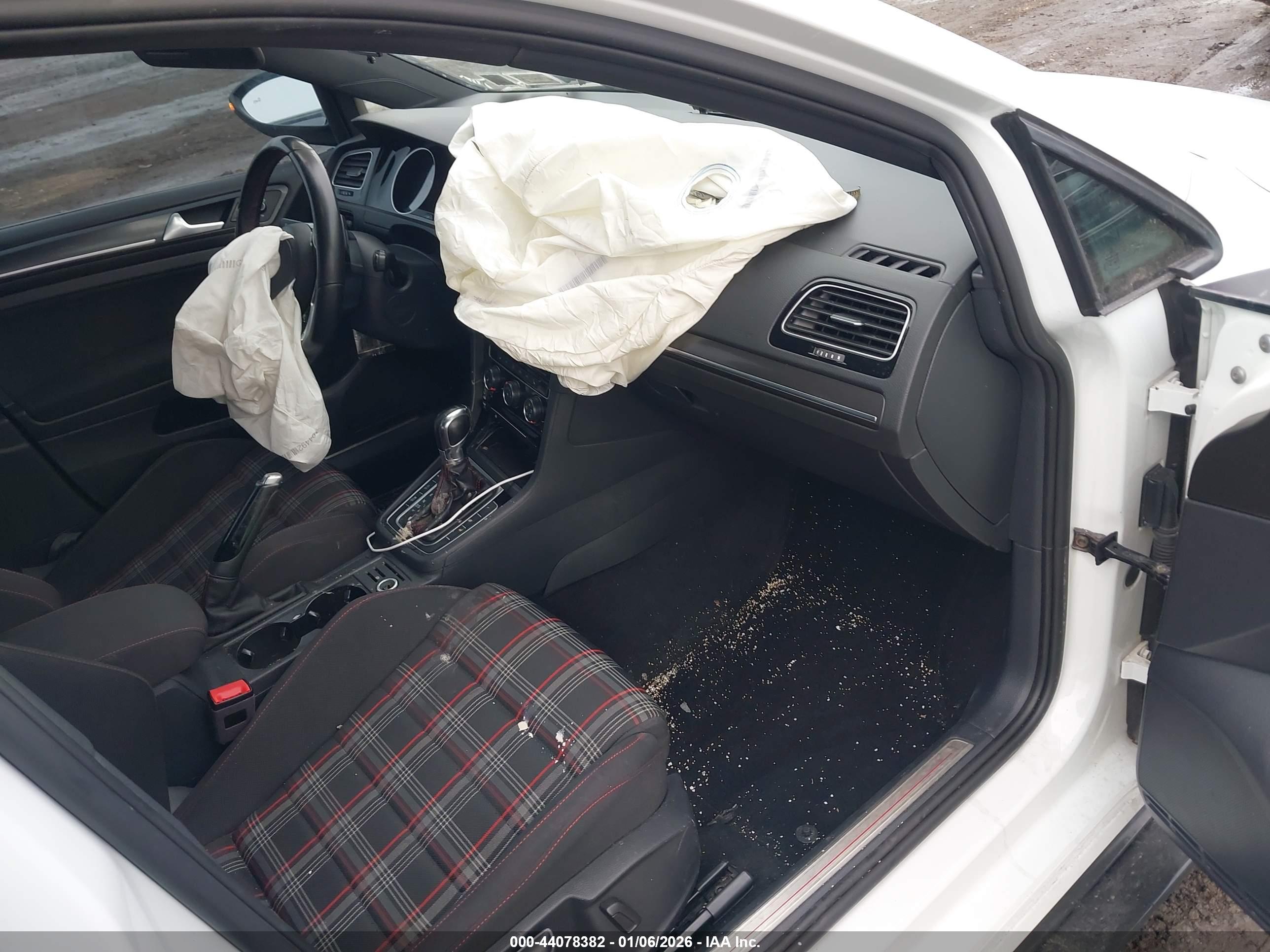 VOLKSWAGEN GOLF image 5