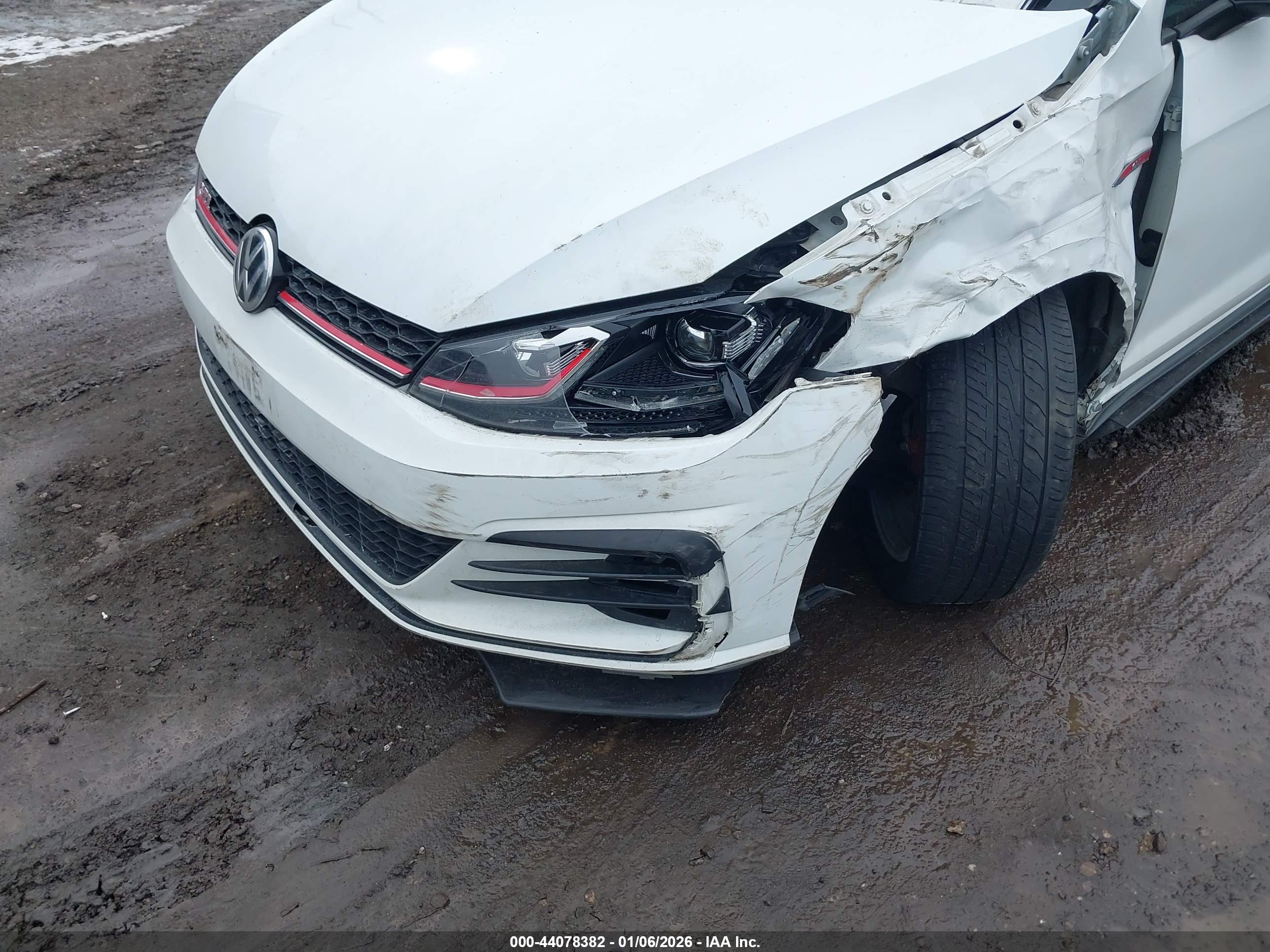 VOLKSWAGEN GOLF image 6