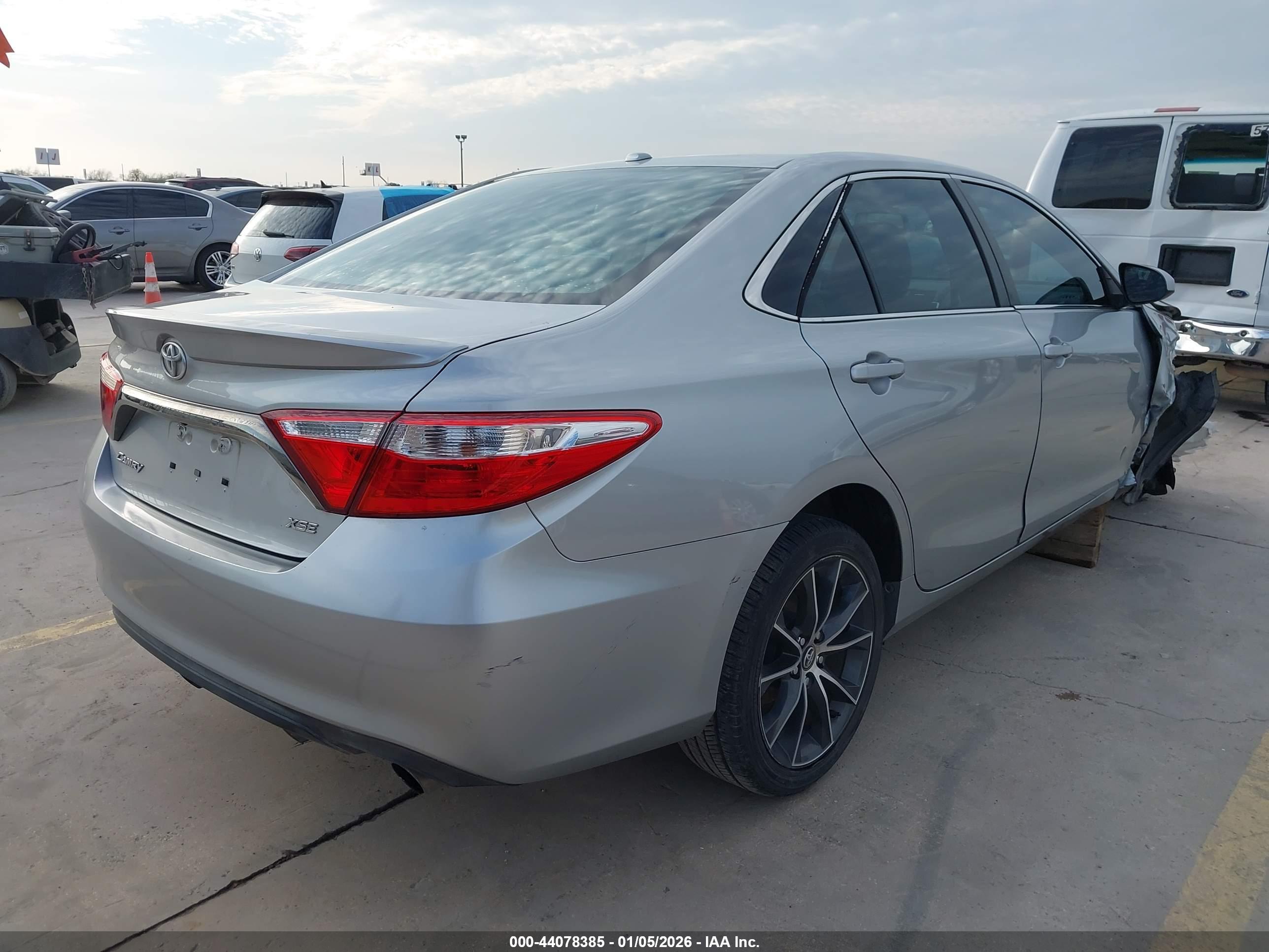 TOYOTA CAMRY image 4