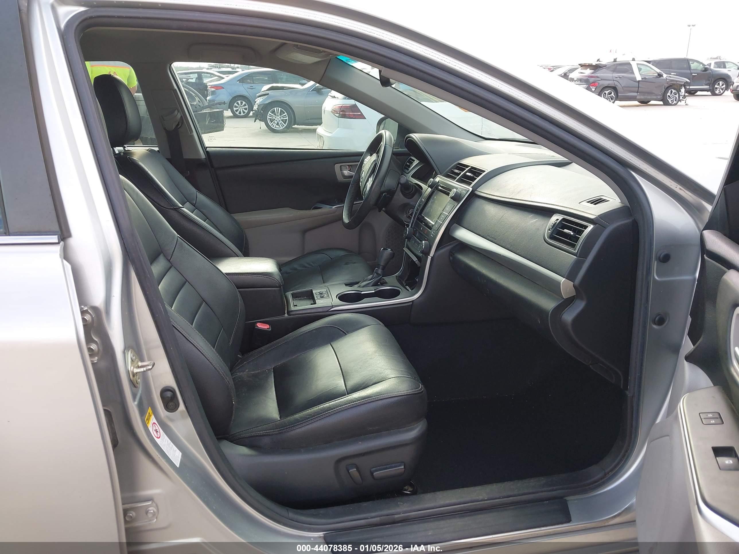 TOYOTA CAMRY image 5