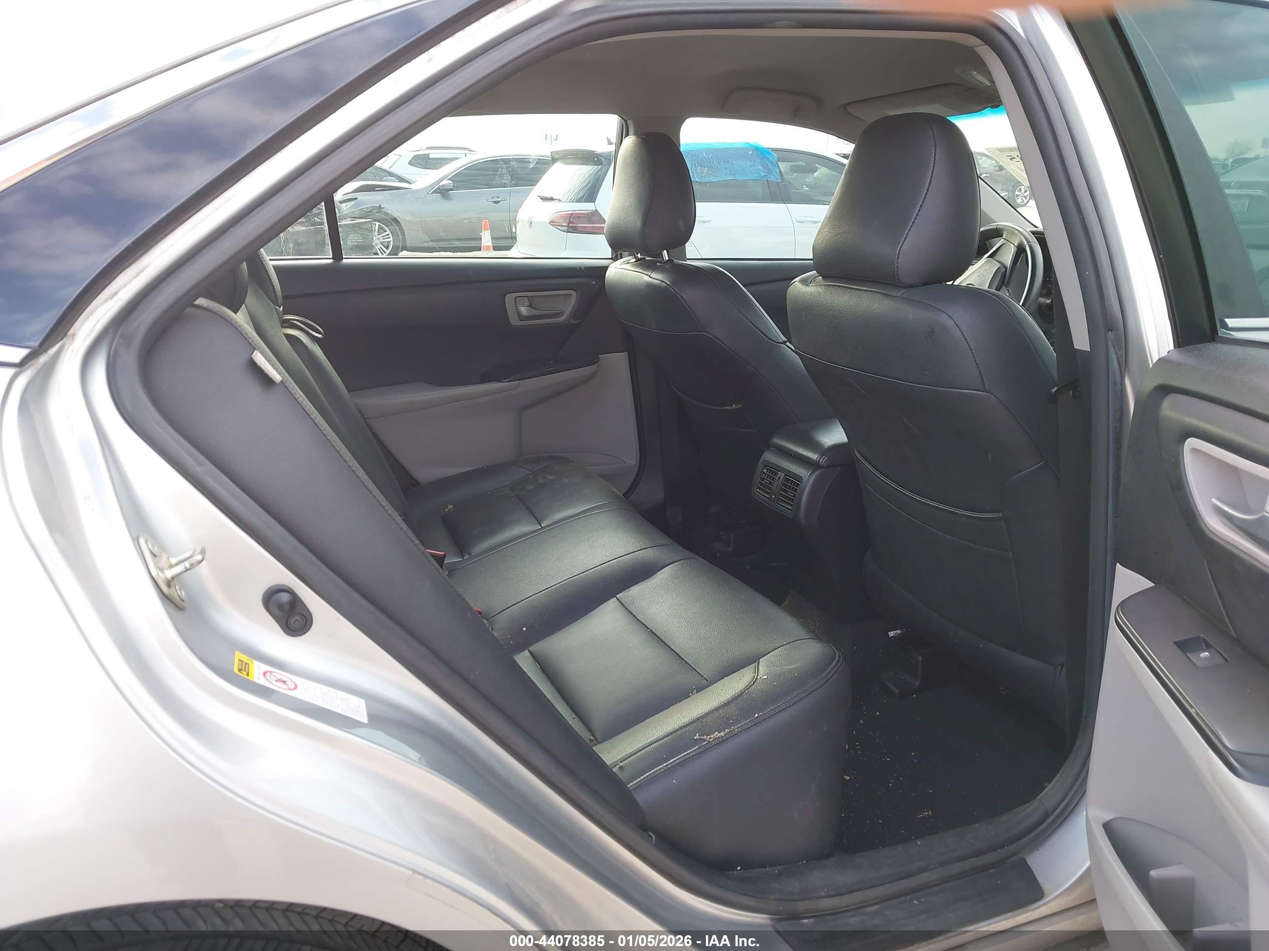 TOYOTA CAMRY image 8