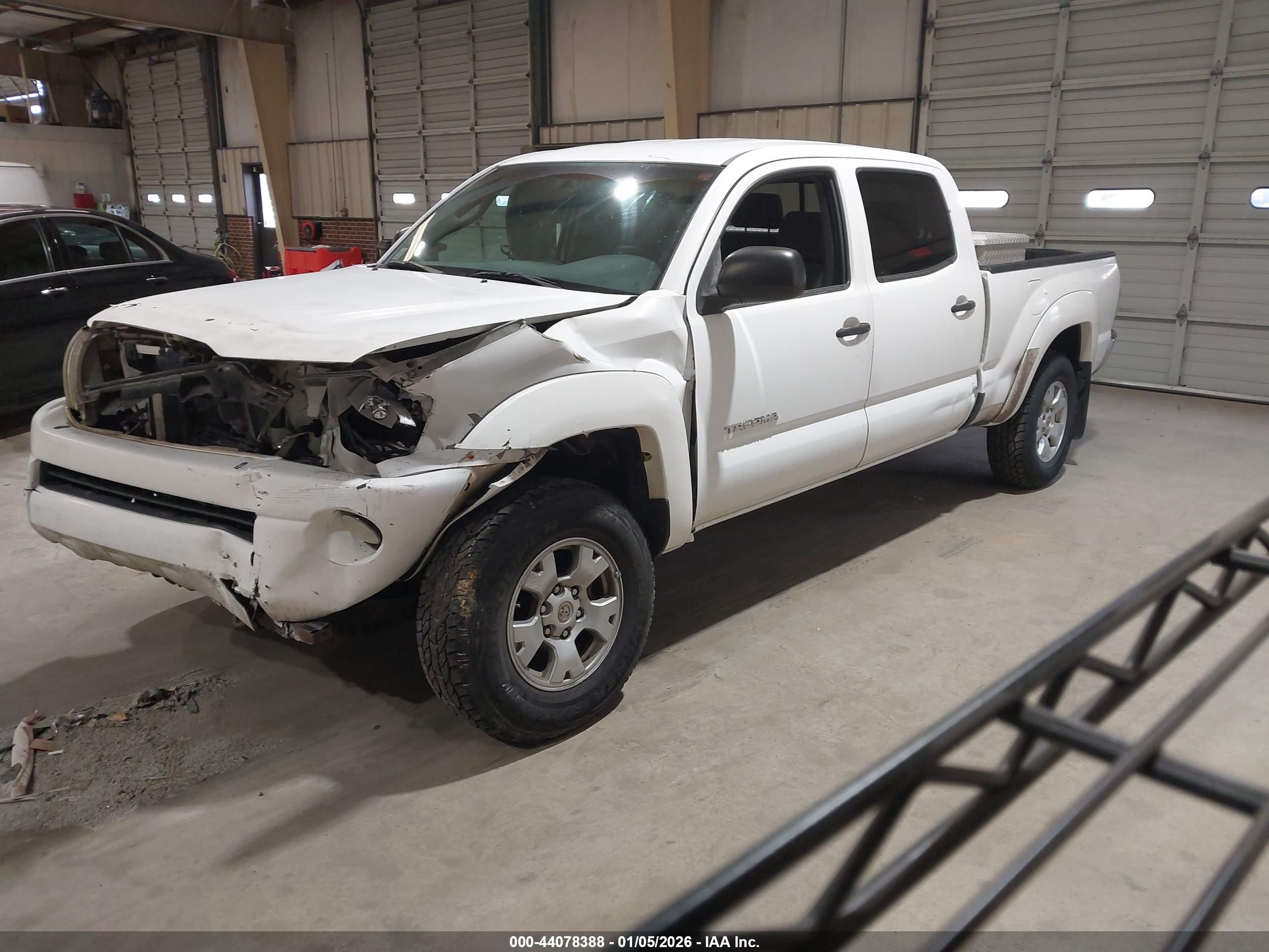 TOYOTA TACOMA image 2