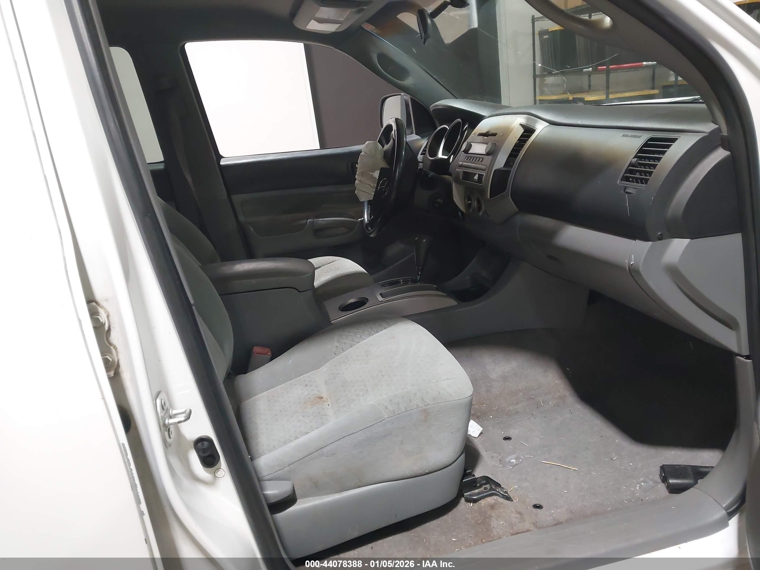 TOYOTA TACOMA image 5