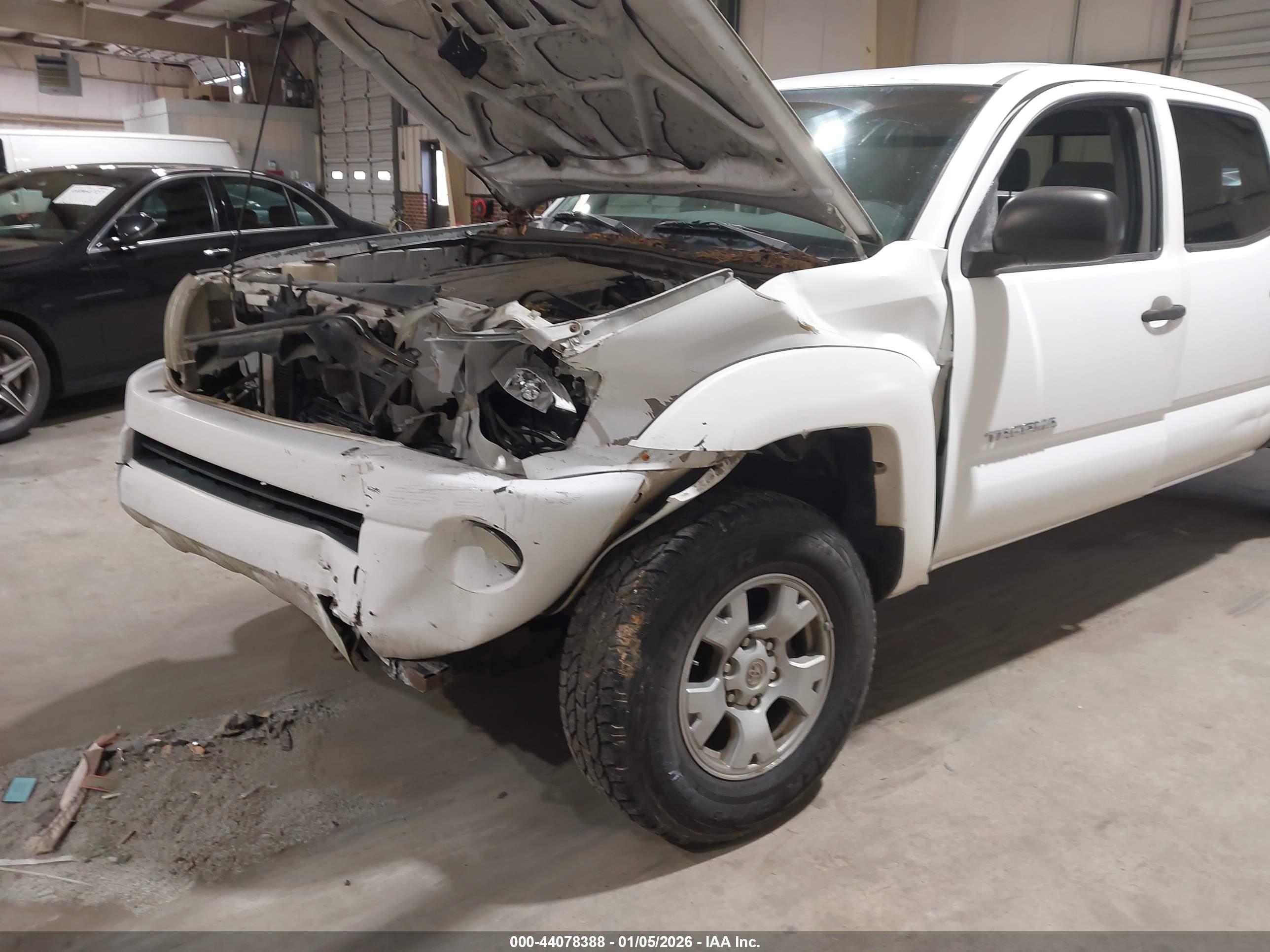 TOYOTA TACOMA image 6