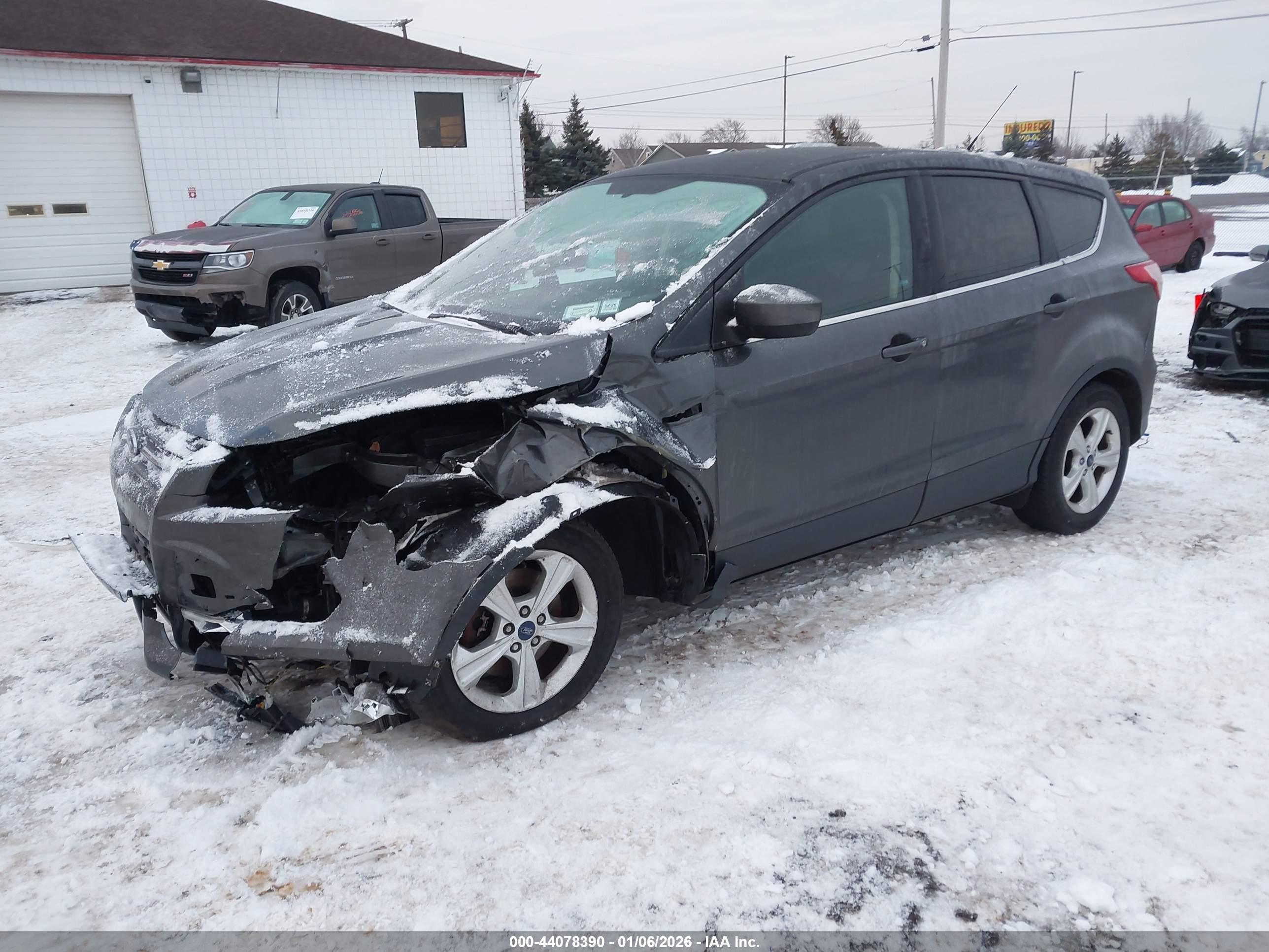 FORD ESCAPE image 2
