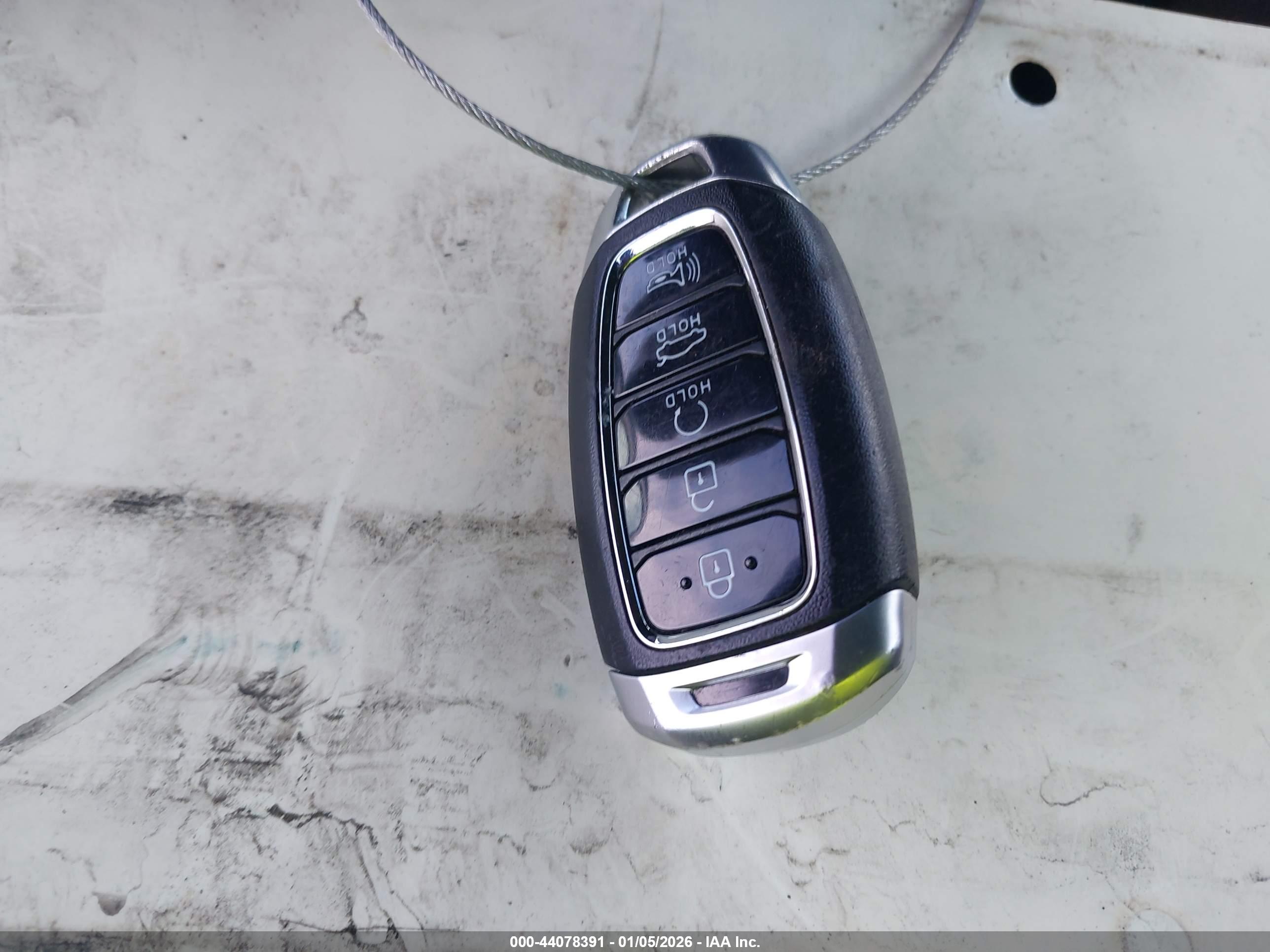 HYUNDAI ELANTRA image 11