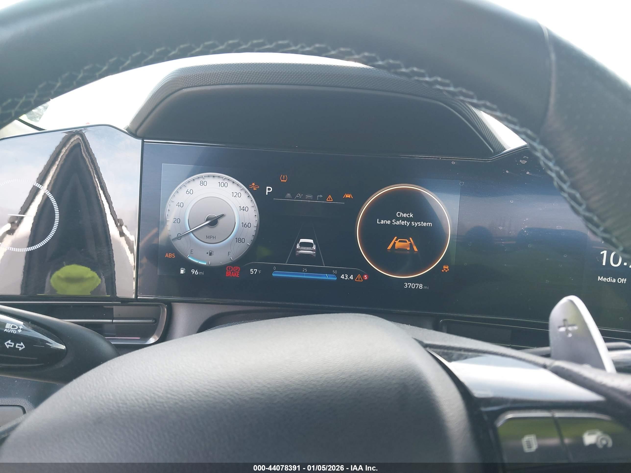 HYUNDAI ELANTRA image 7
