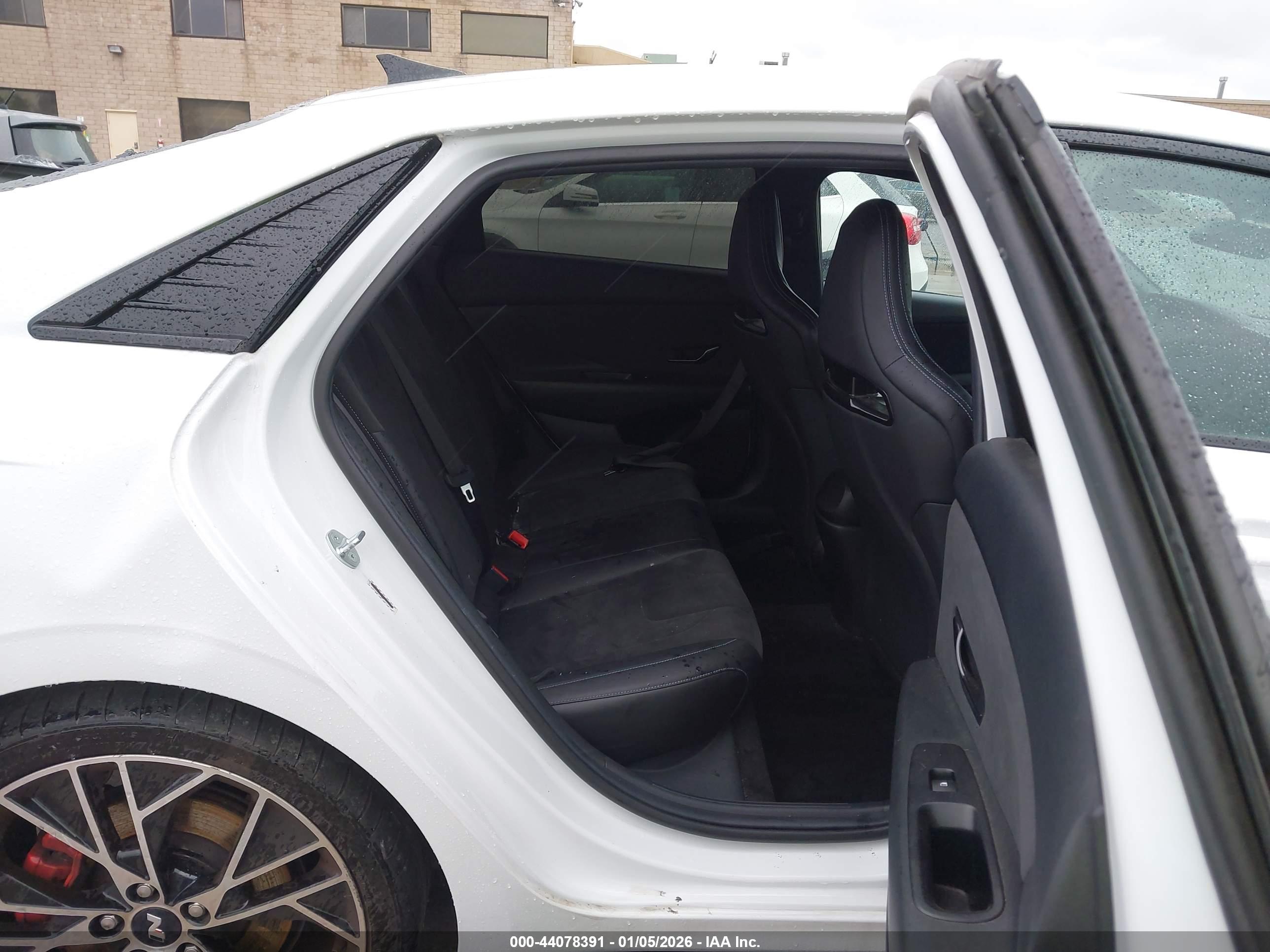 HYUNDAI ELANTRA image 8