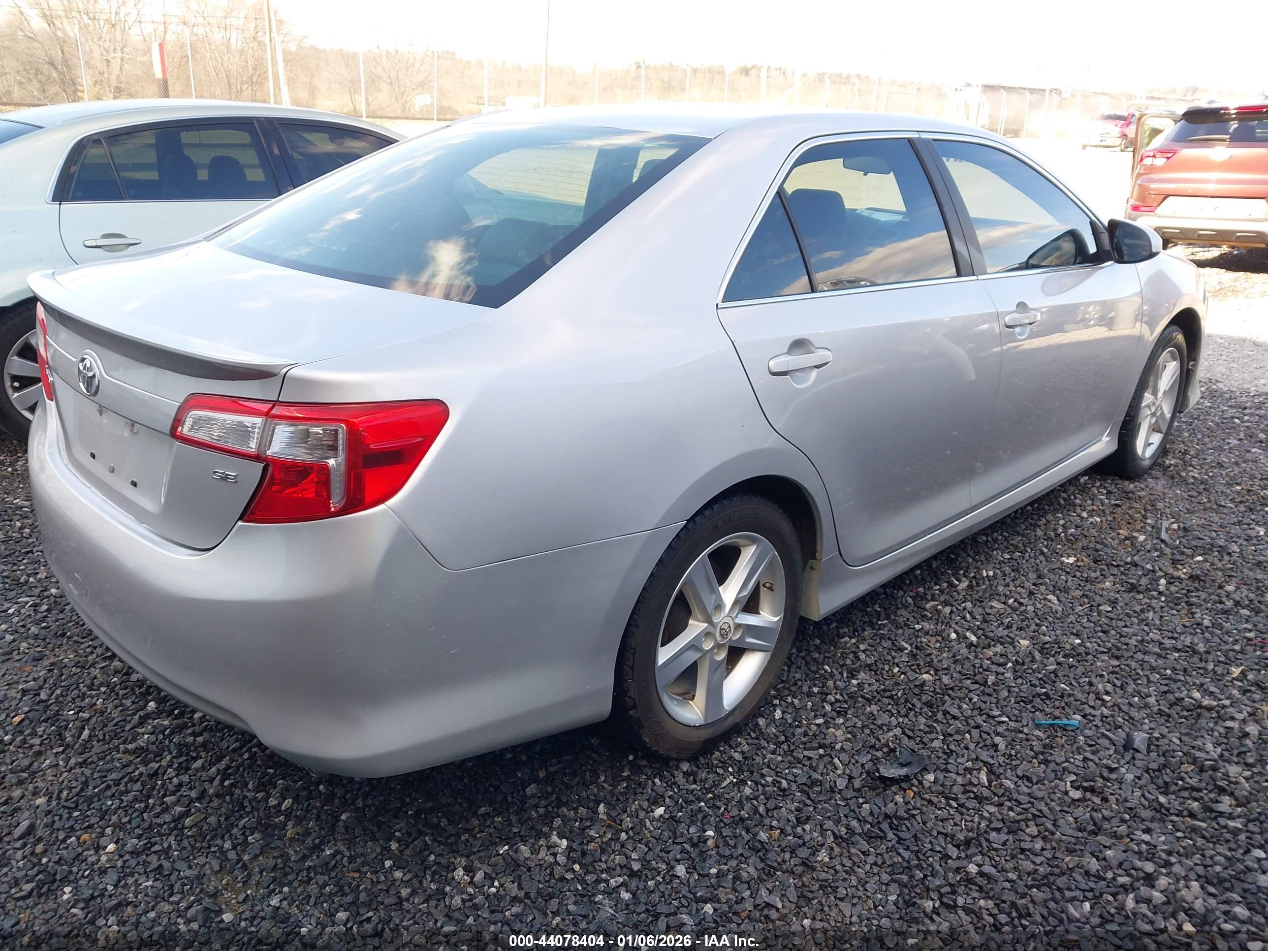 TOYOTA CAMRY image 4