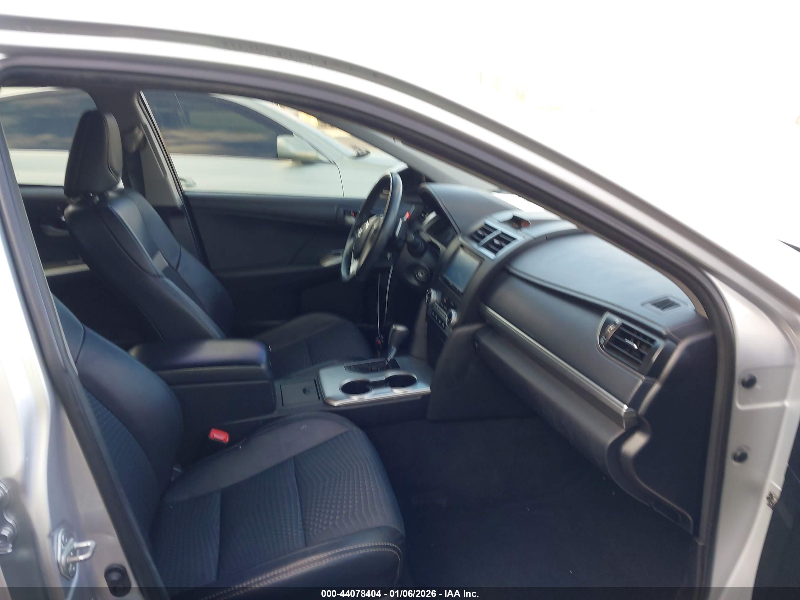 TOYOTA CAMRY image 5