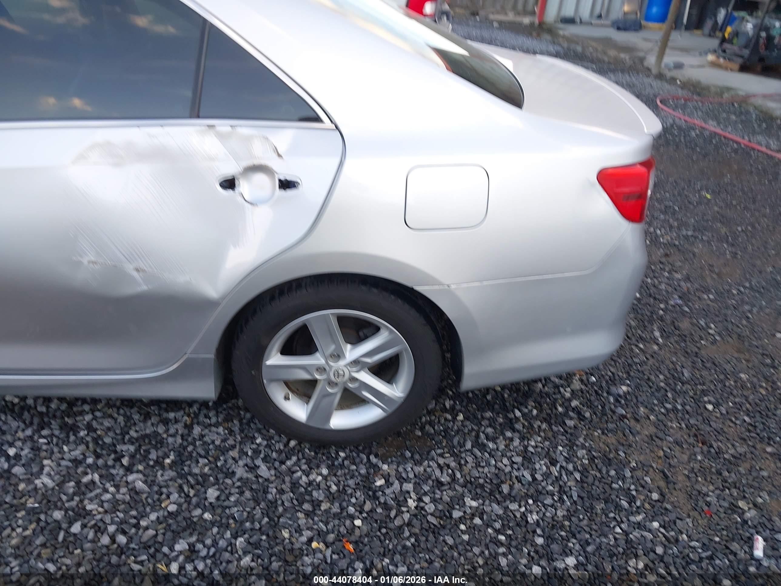 TOYOTA CAMRY image 6