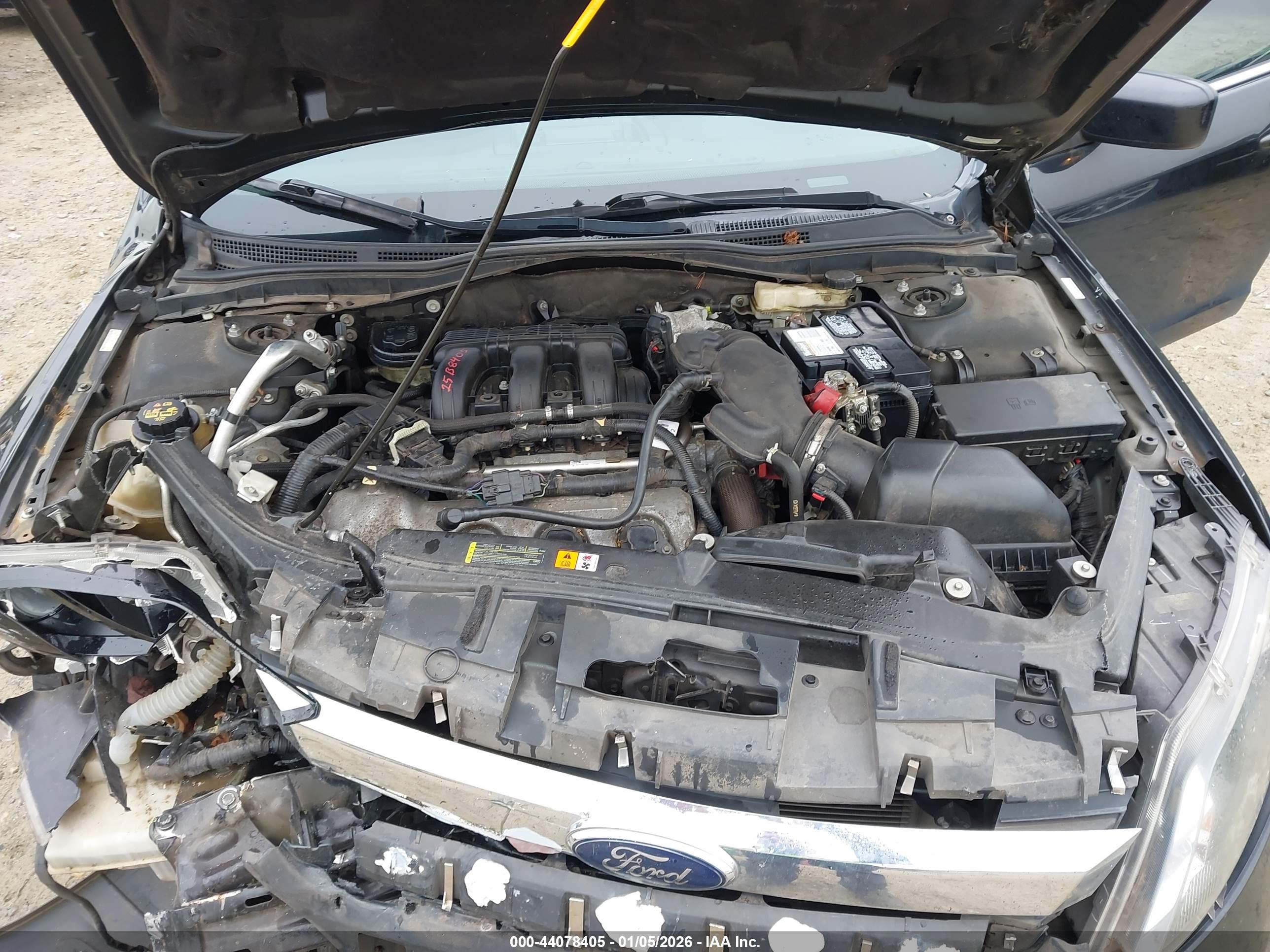 FORD FUSION image 10