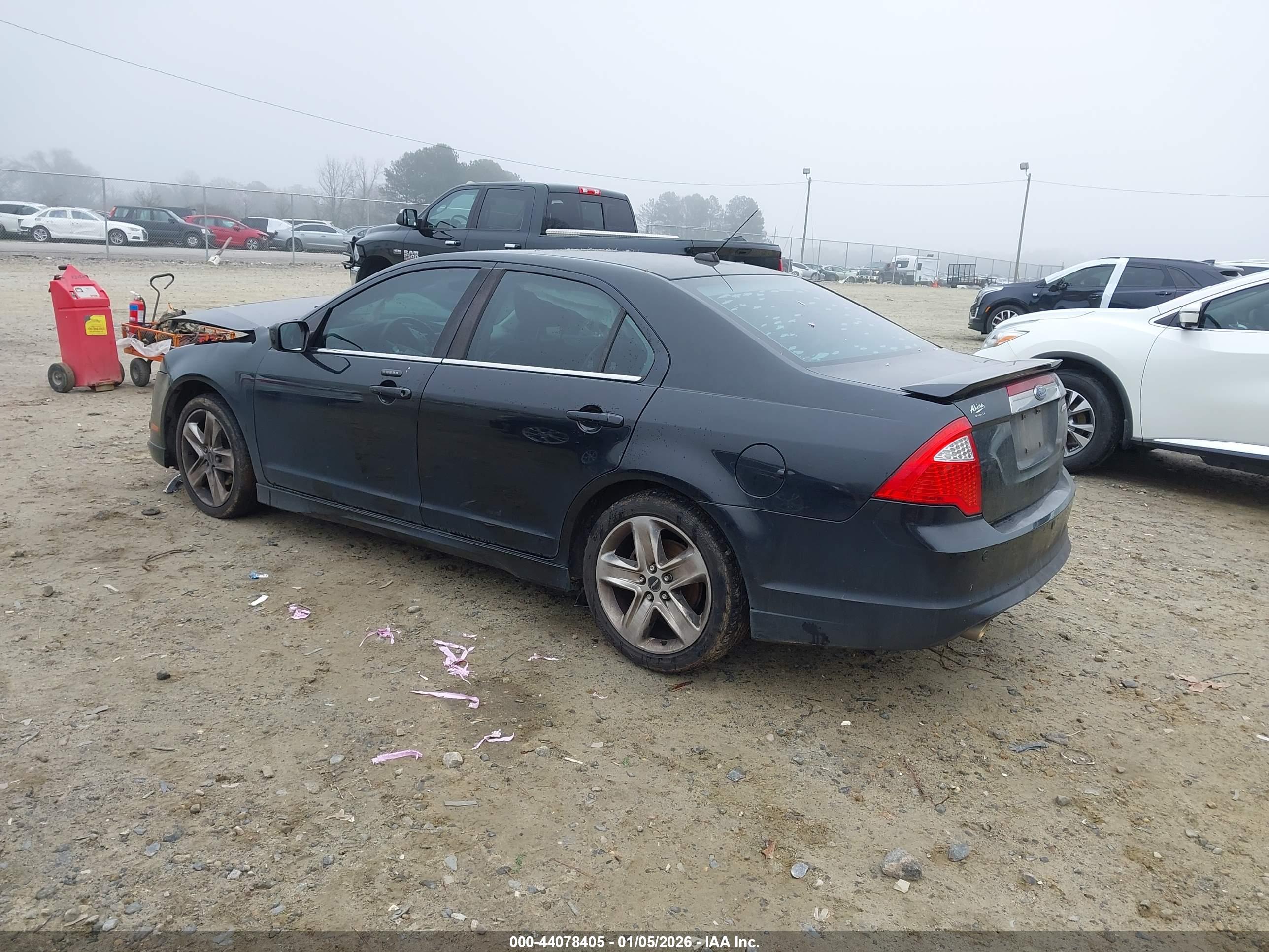 FORD FUSION image 3