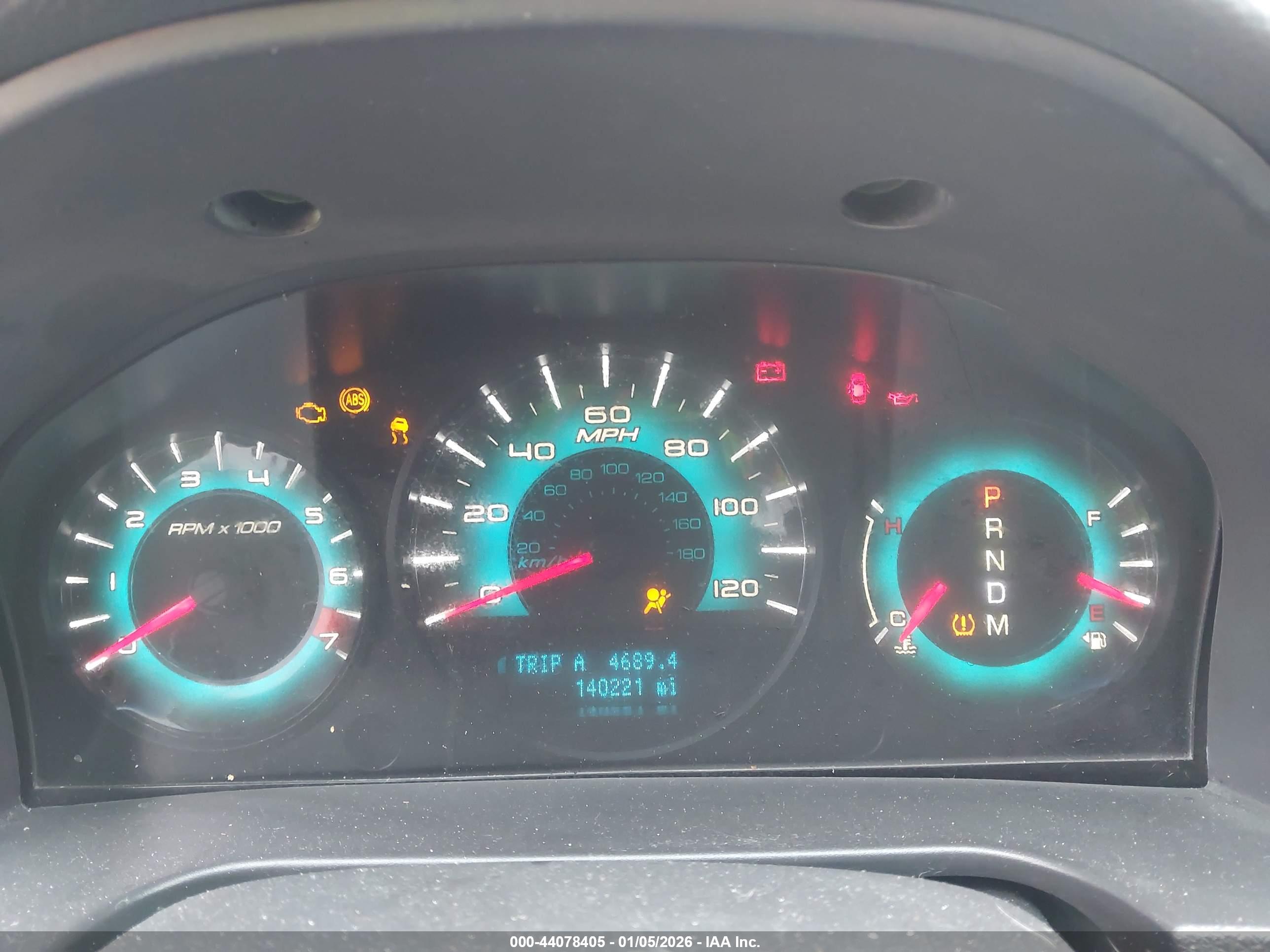 FORD FUSION image 7