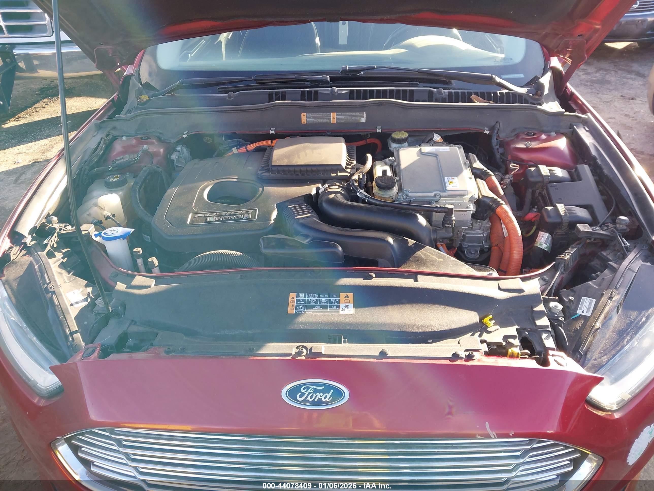 FORD FUSION image 10