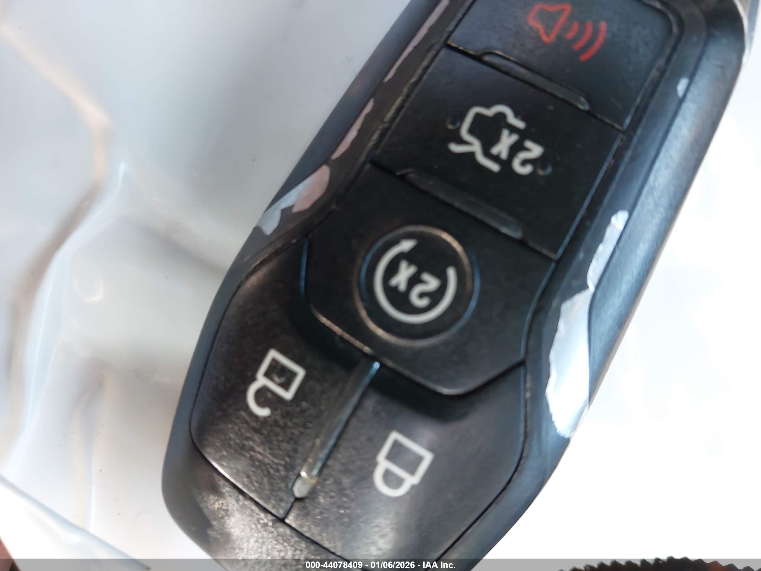 FORD FUSION image 11