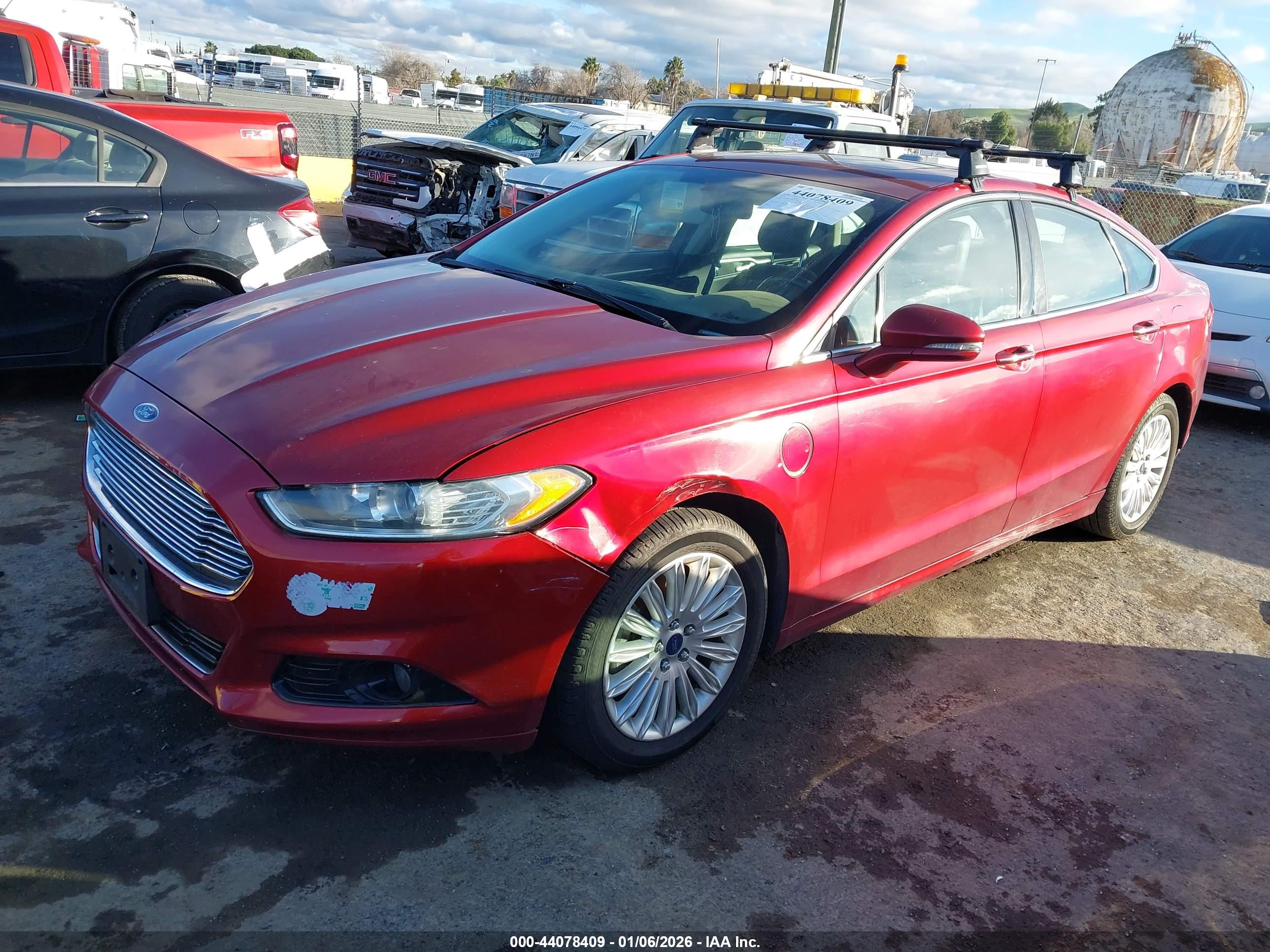 FORD FUSION image 2