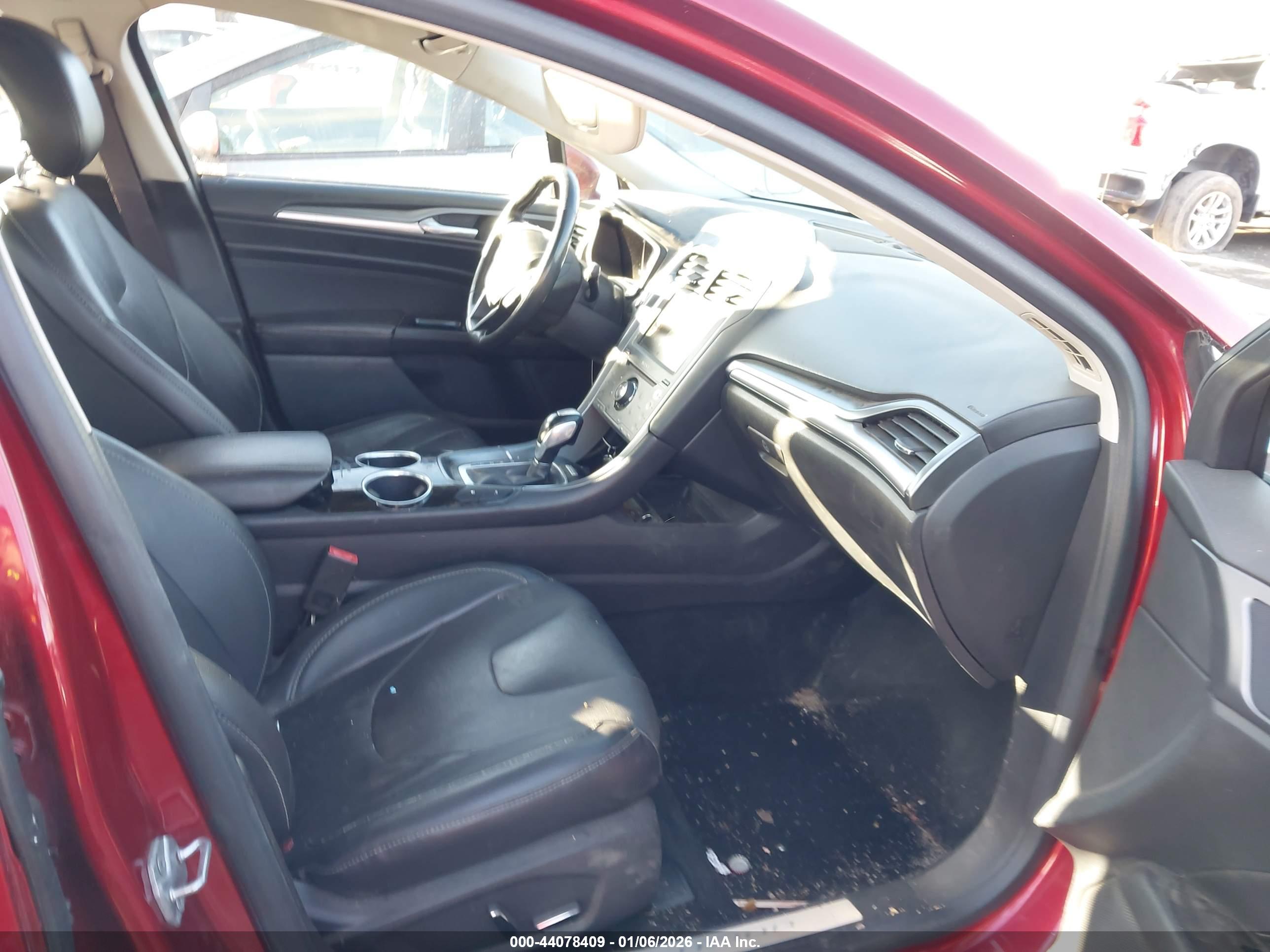 FORD FUSION image 5