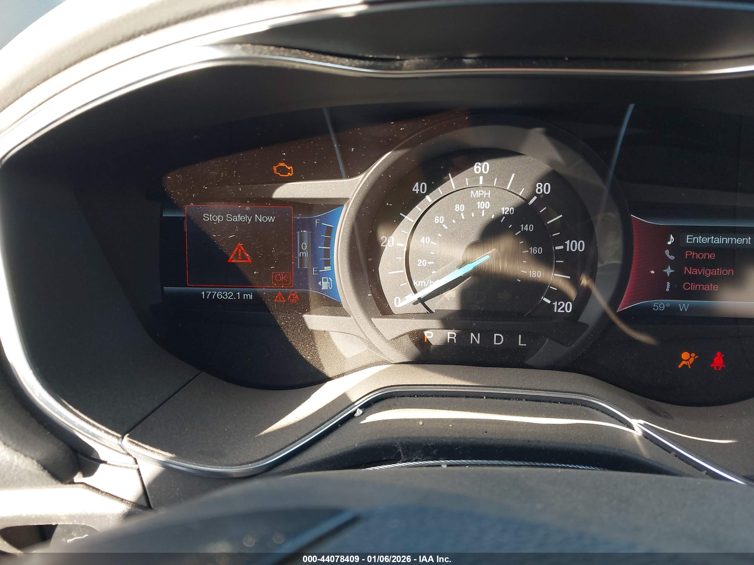 FORD FUSION image 7