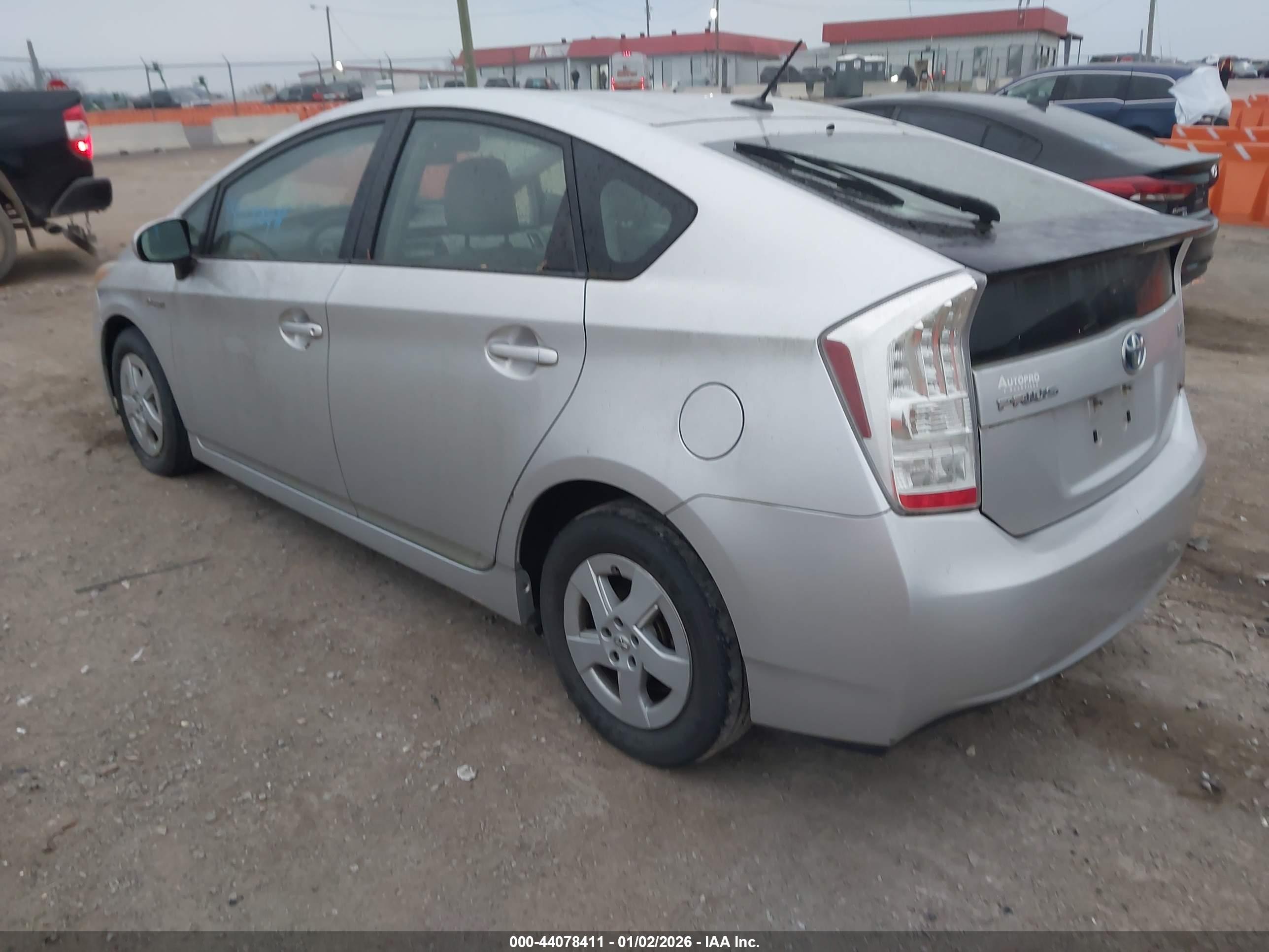 TOYOTA PRIUS image 3