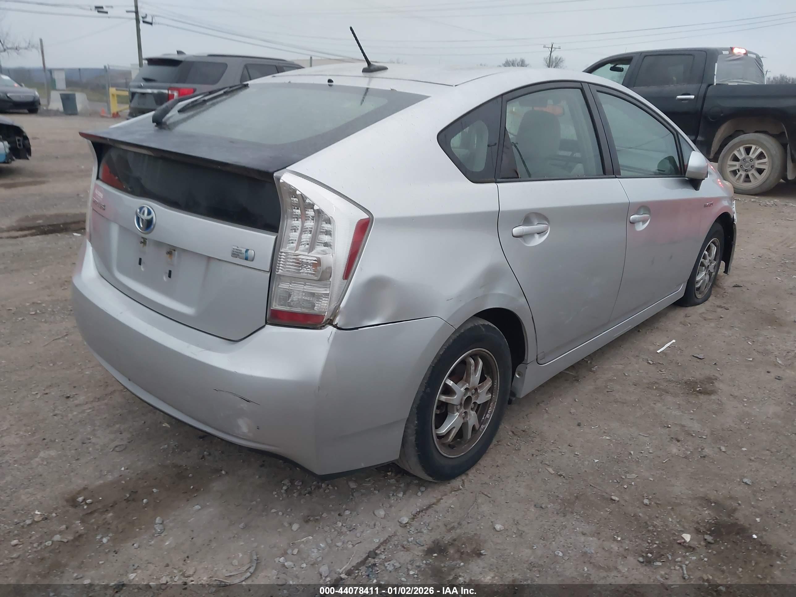 TOYOTA PRIUS image 4