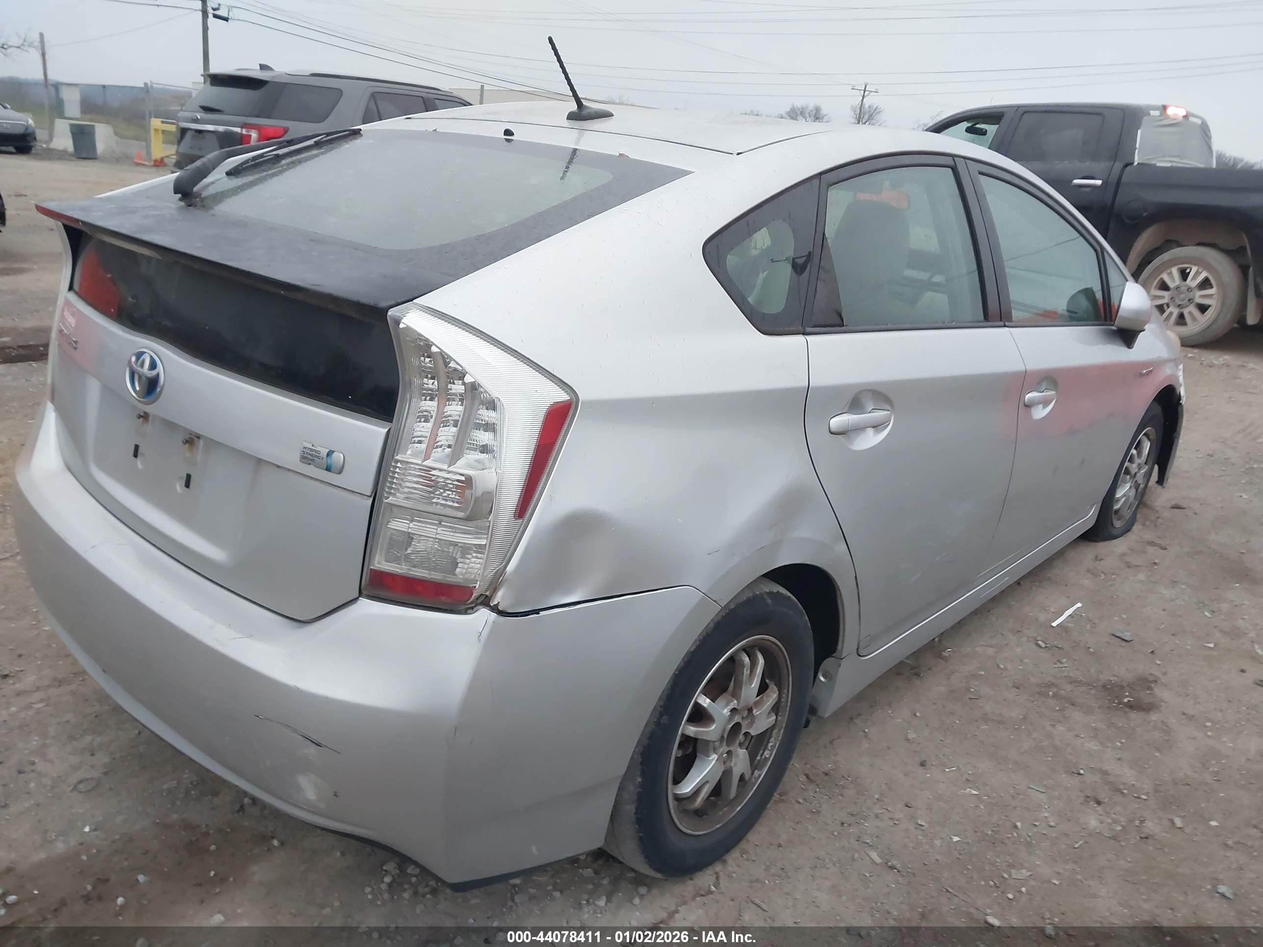 TOYOTA PRIUS image 6