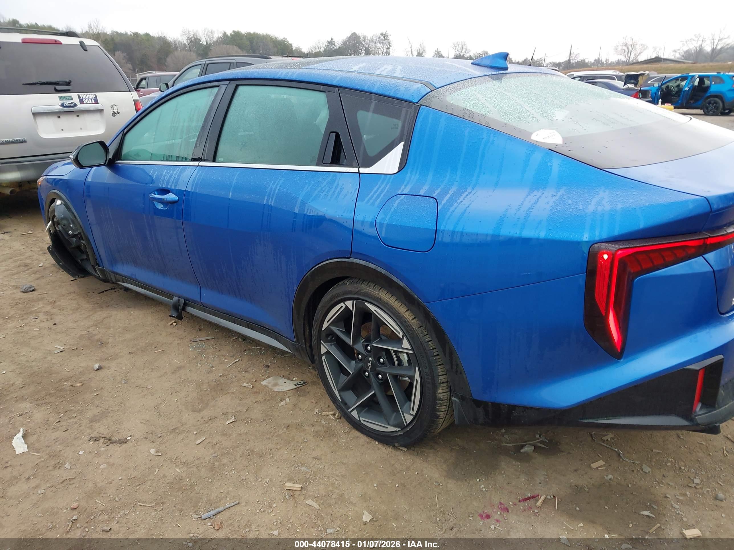 KIA K4 image 3