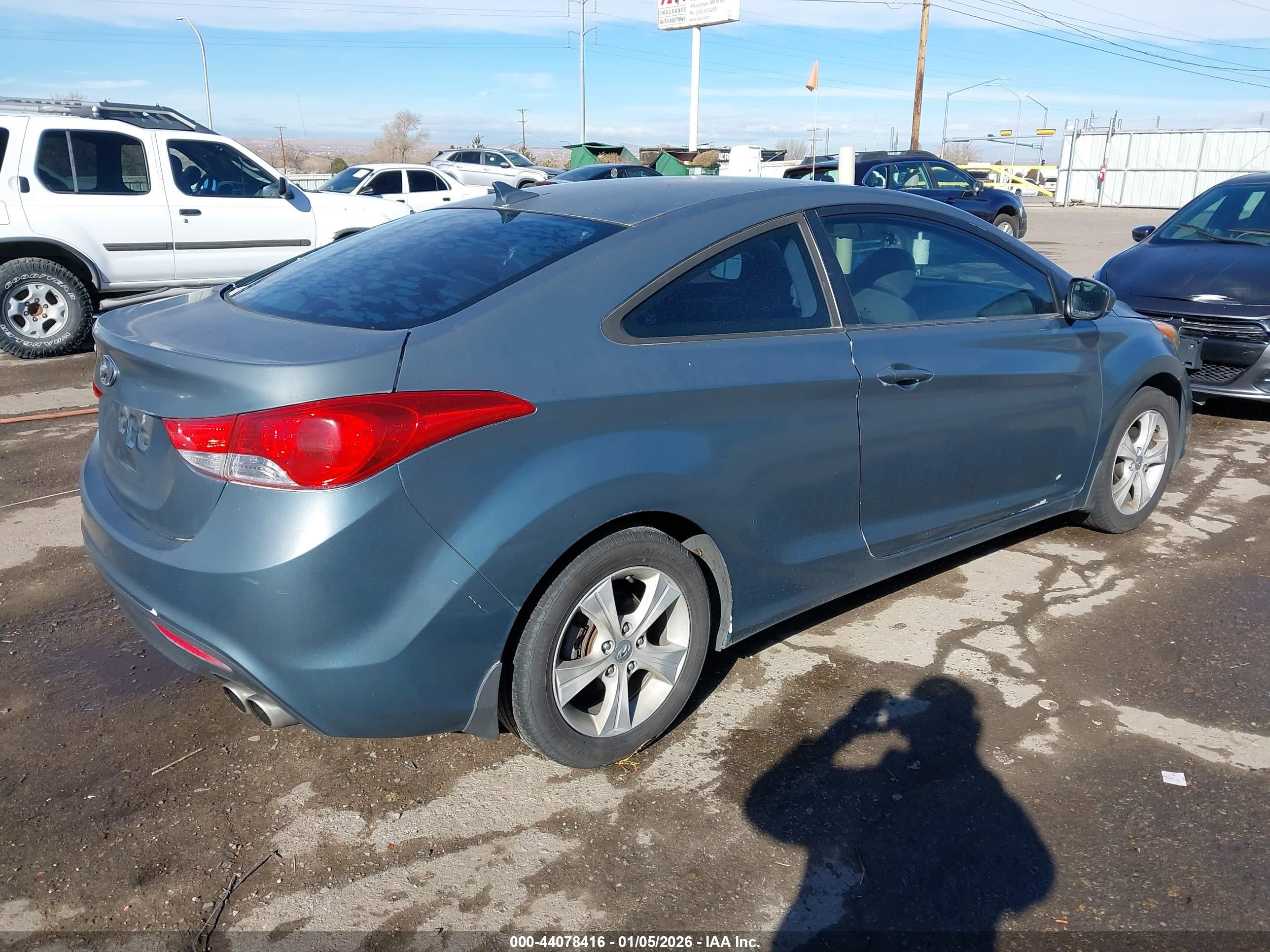 HYUNDAI ELANTRA image 4