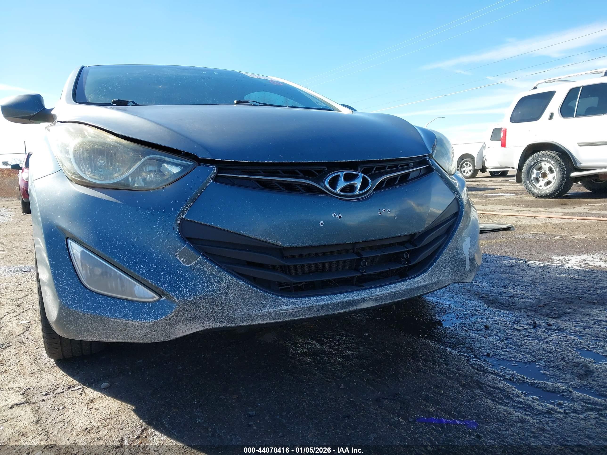 HYUNDAI ELANTRA image 6