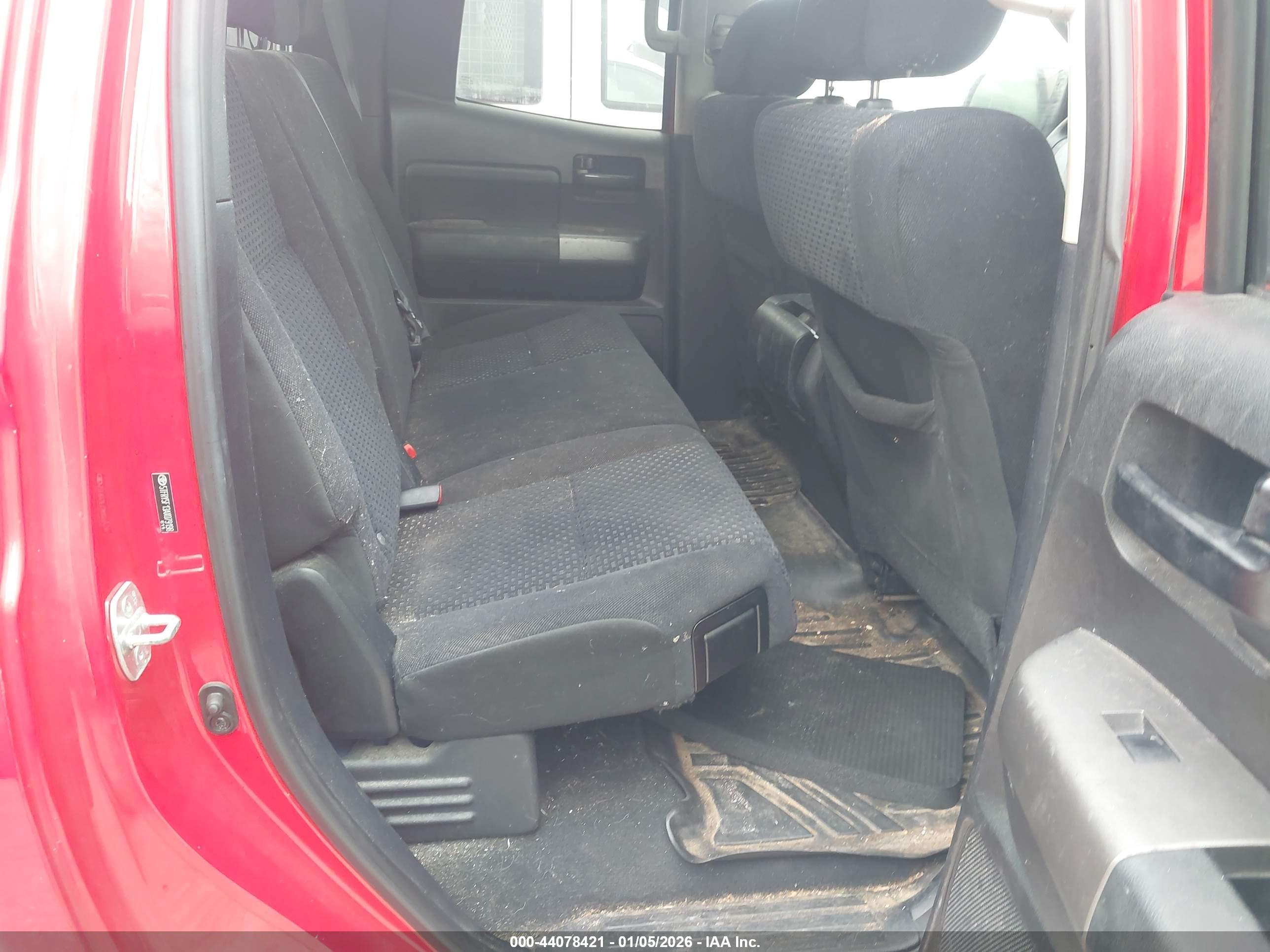 TOYOTA TUNDRA image 8