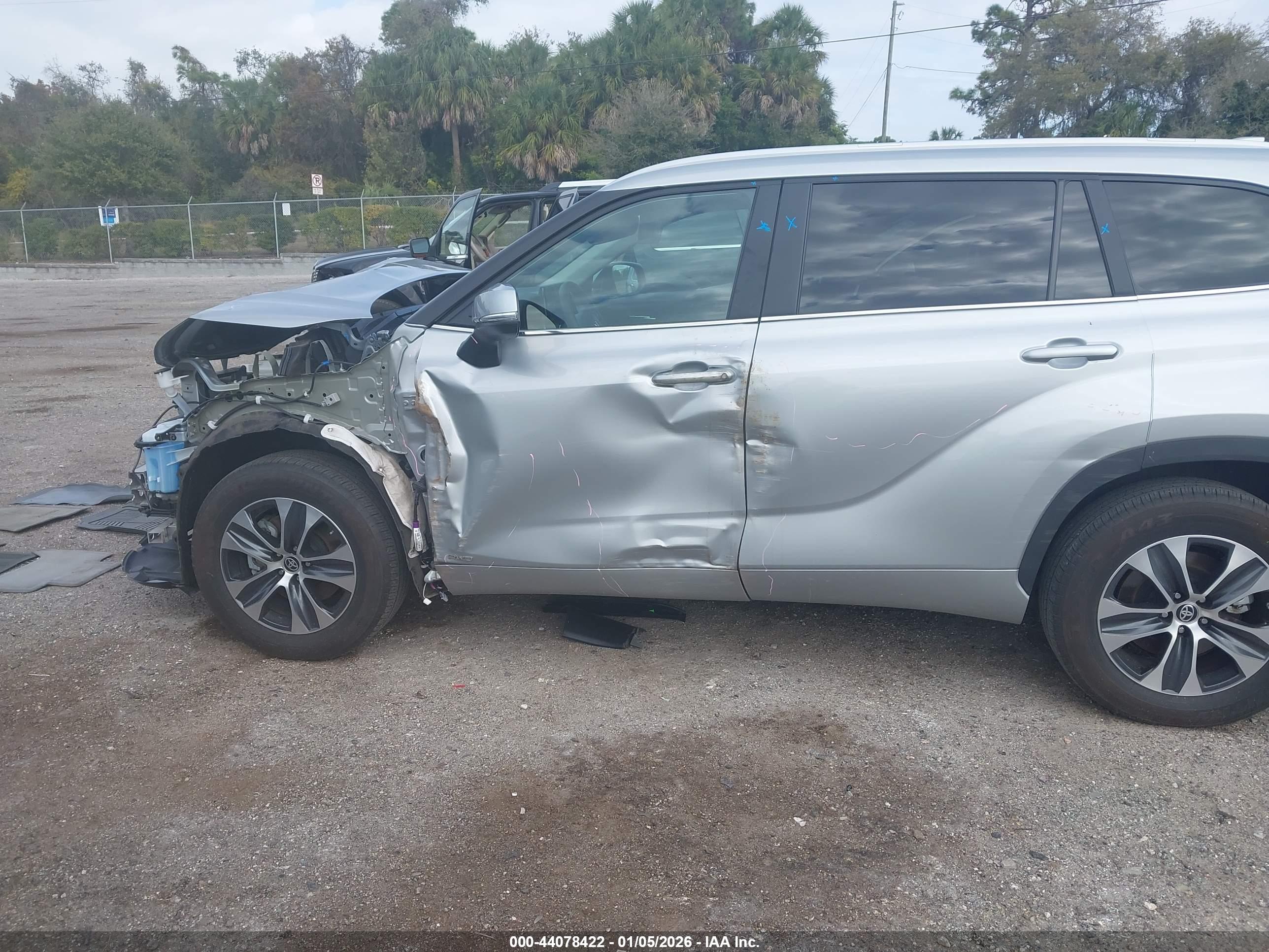 TOYOTA HIGHLANDER image 6