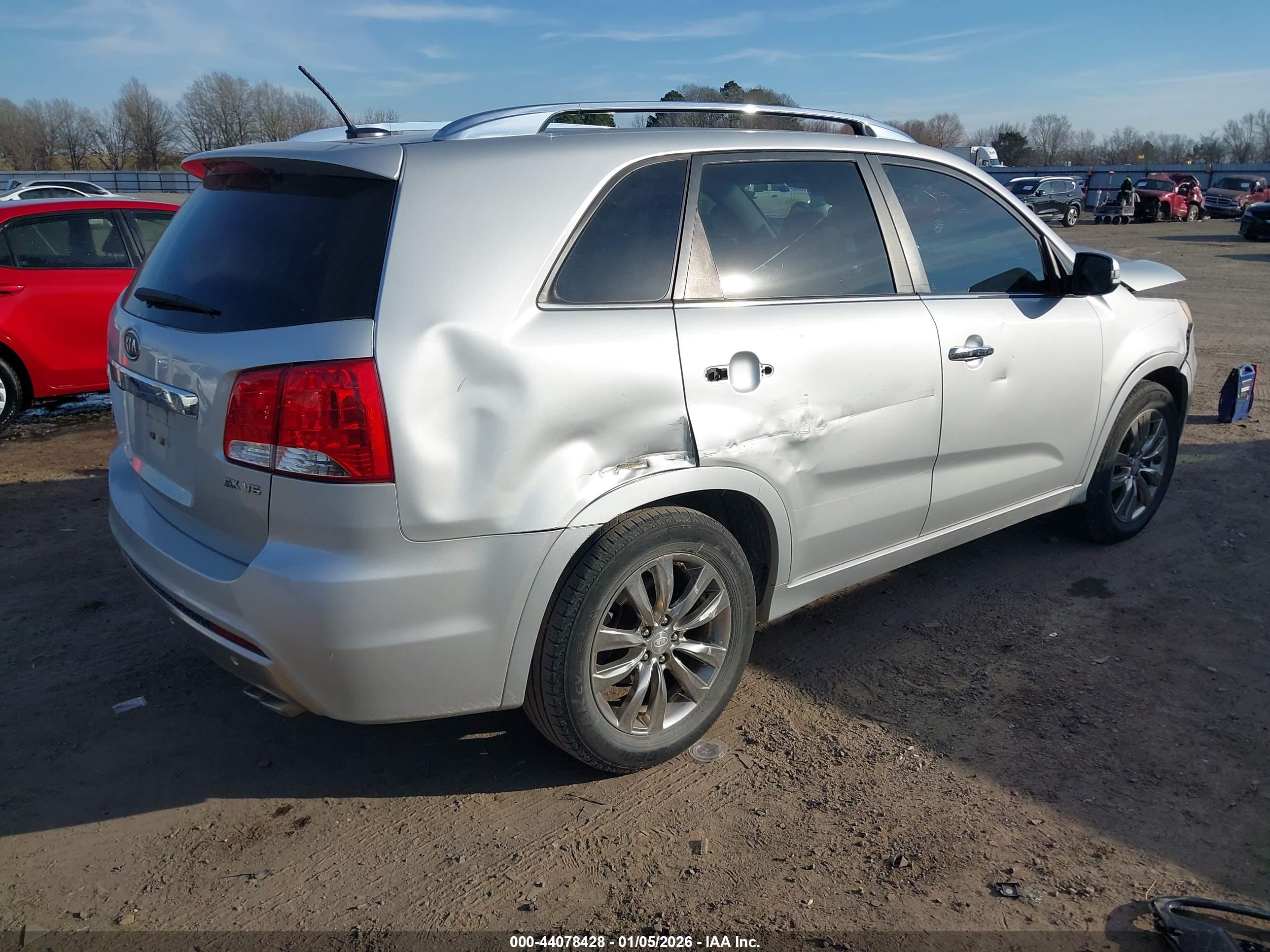 KIA SORENTO image 4