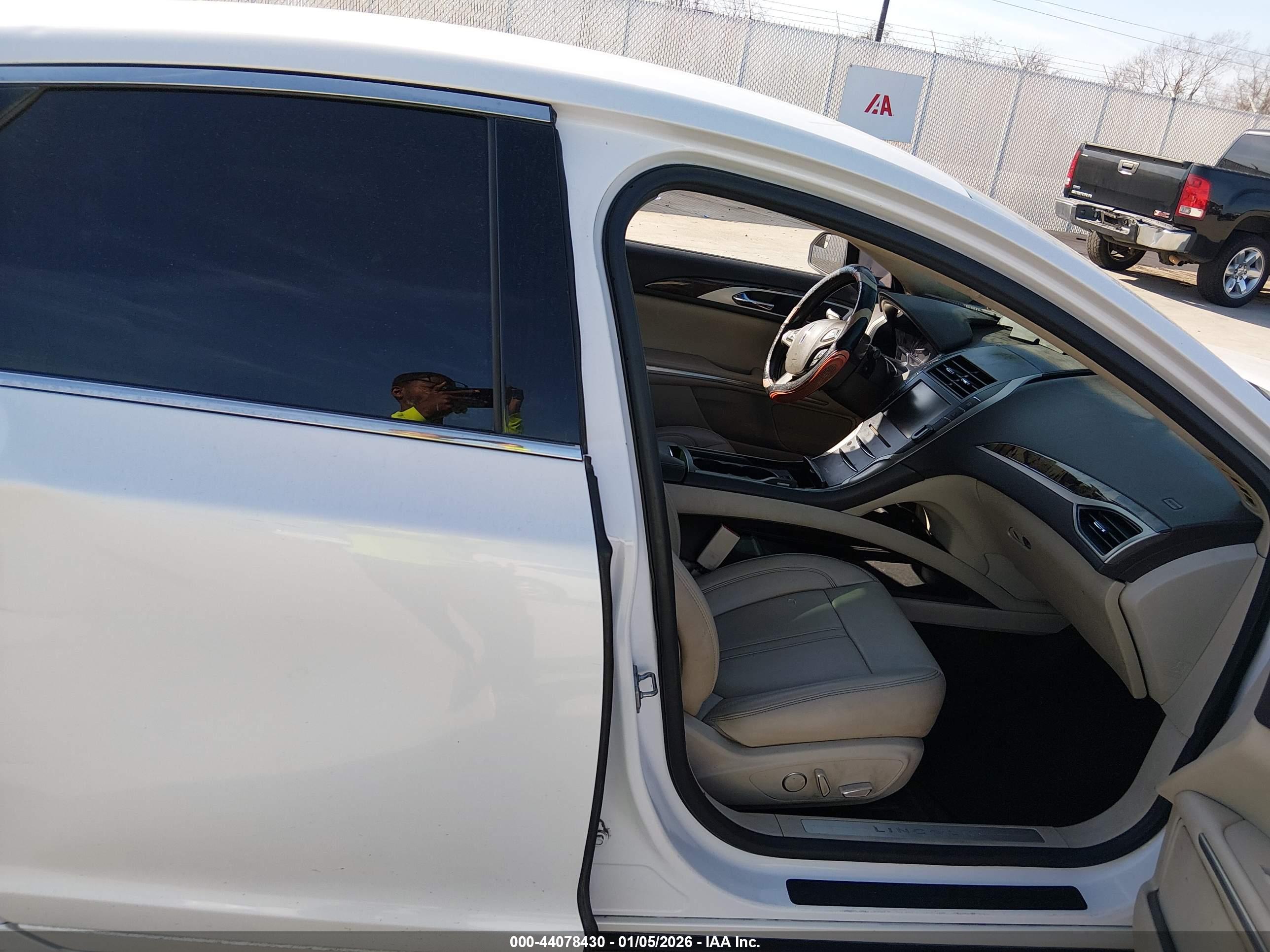 LINCOLN MKZ image 5