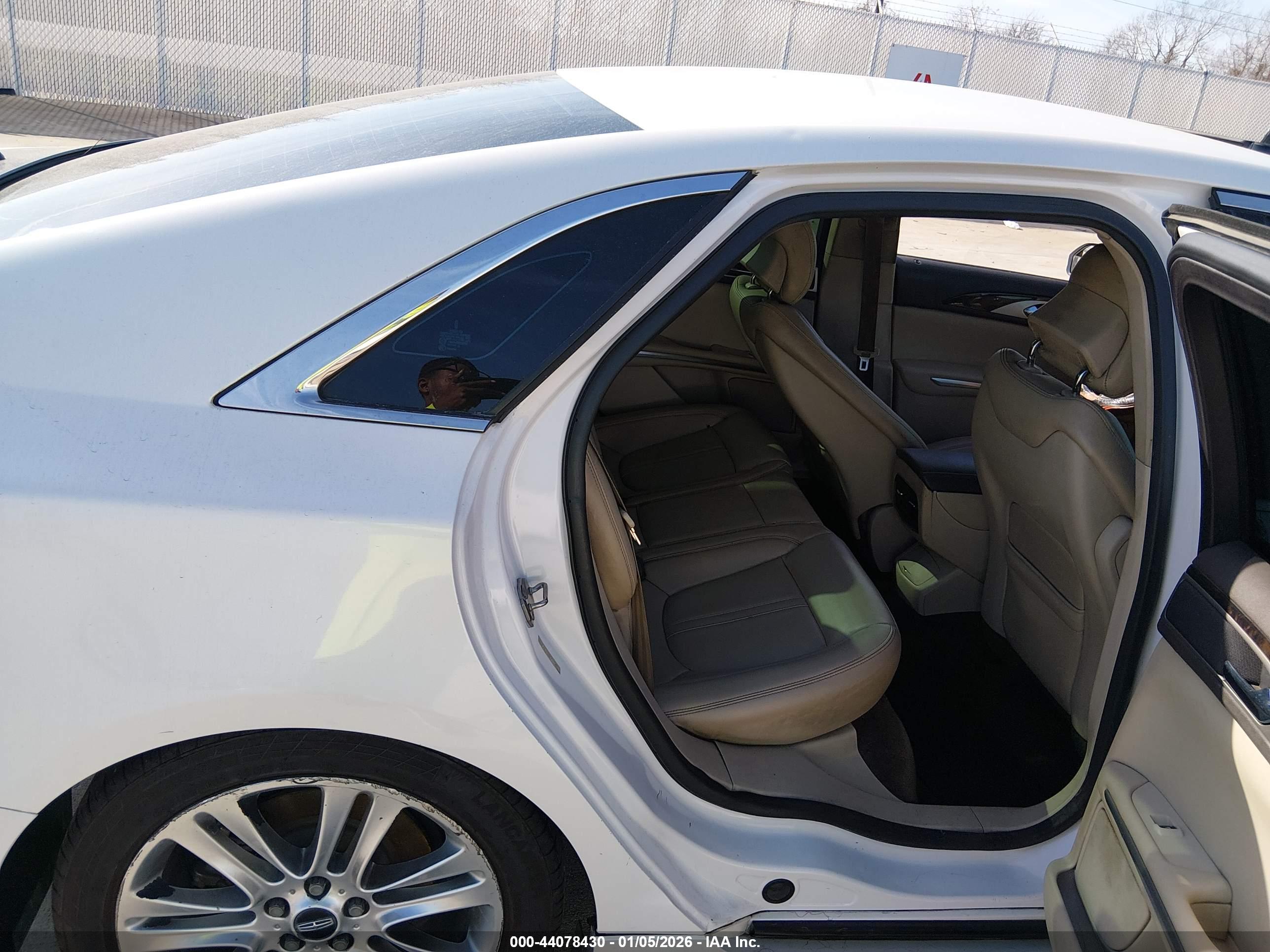 LINCOLN MKZ image 8
