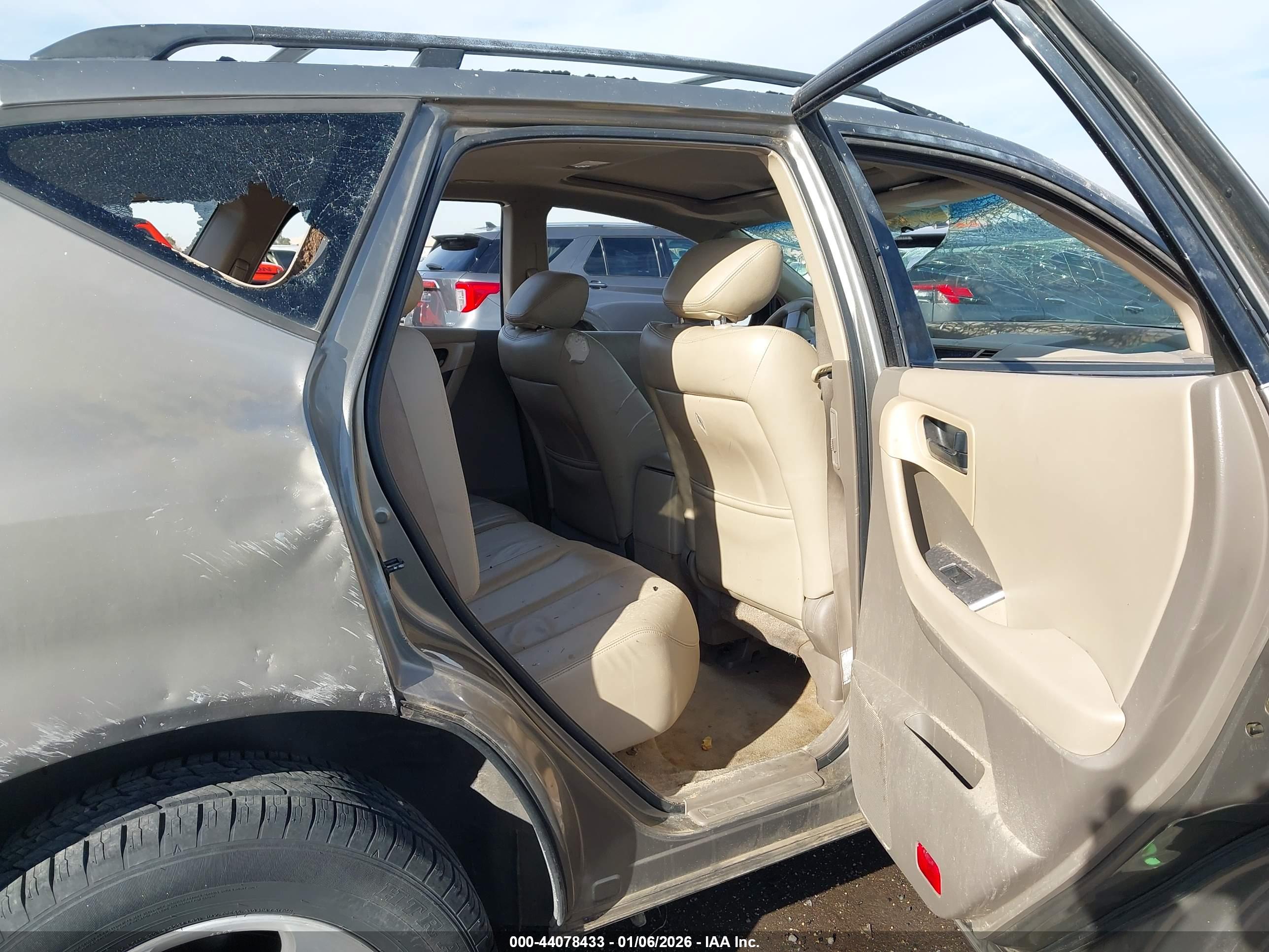 NISSAN MURANO image 8