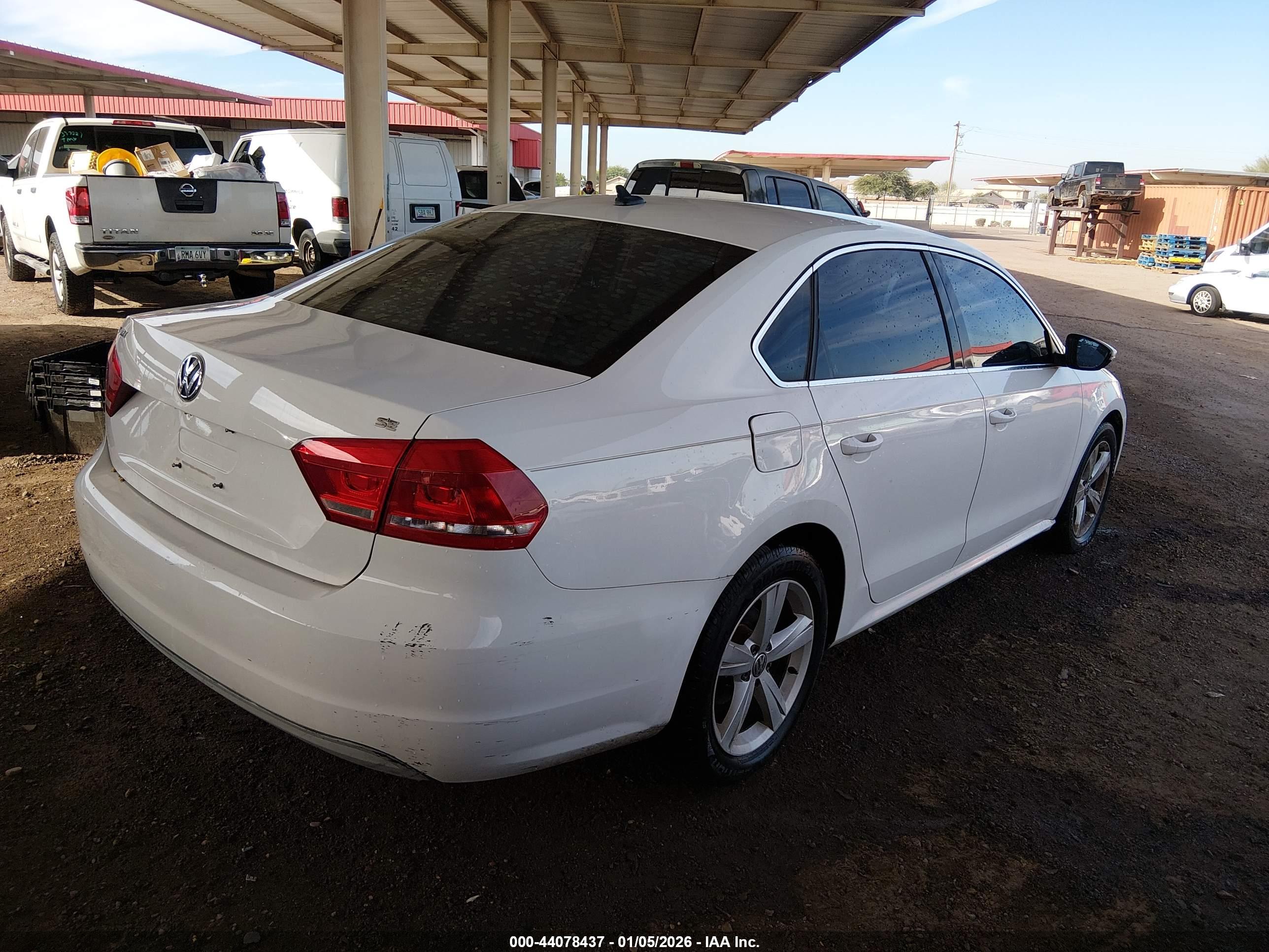 VOLKSWAGEN PASSAT image 4
