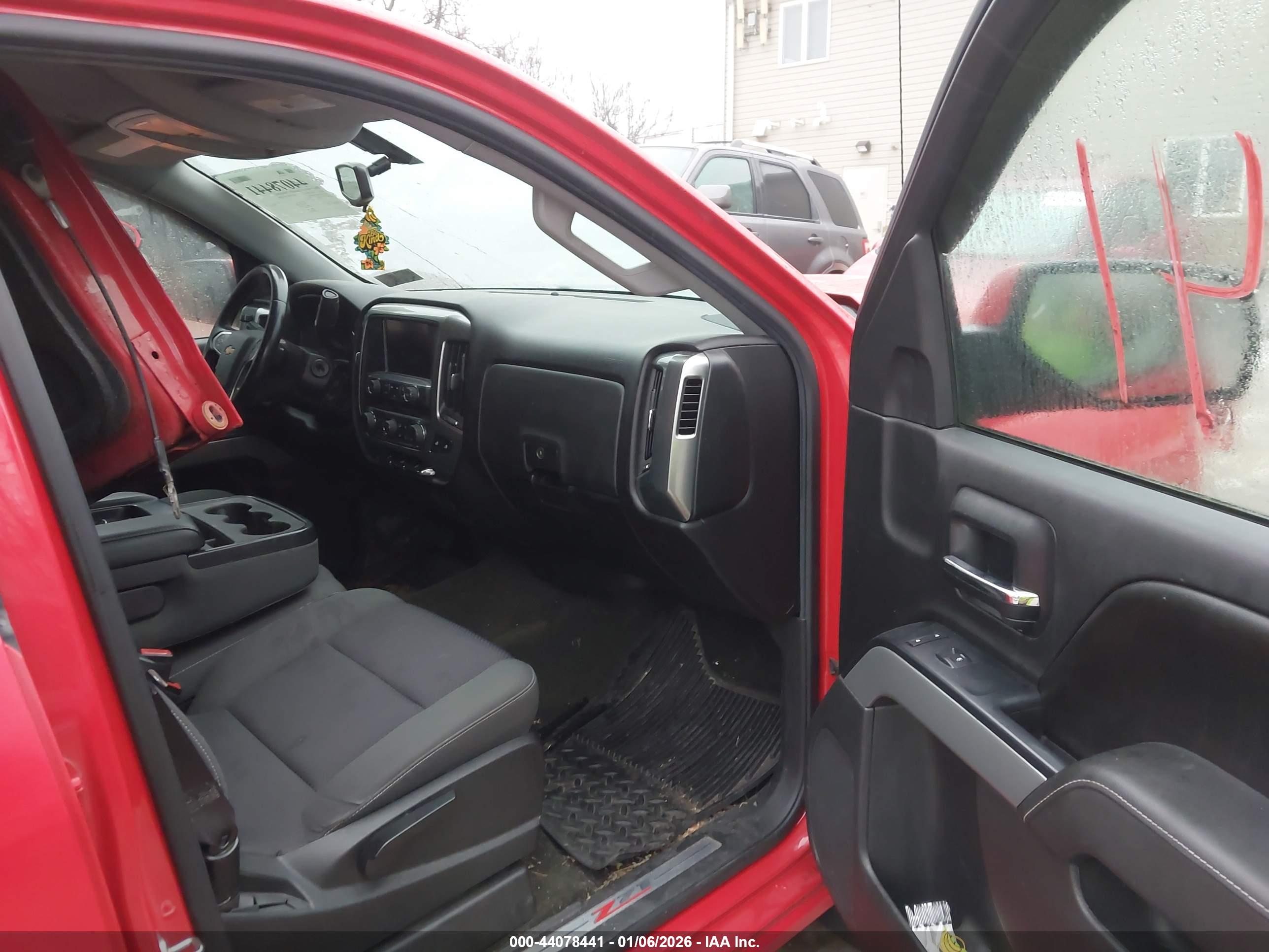 CHEVROLET SILVERADO image 5