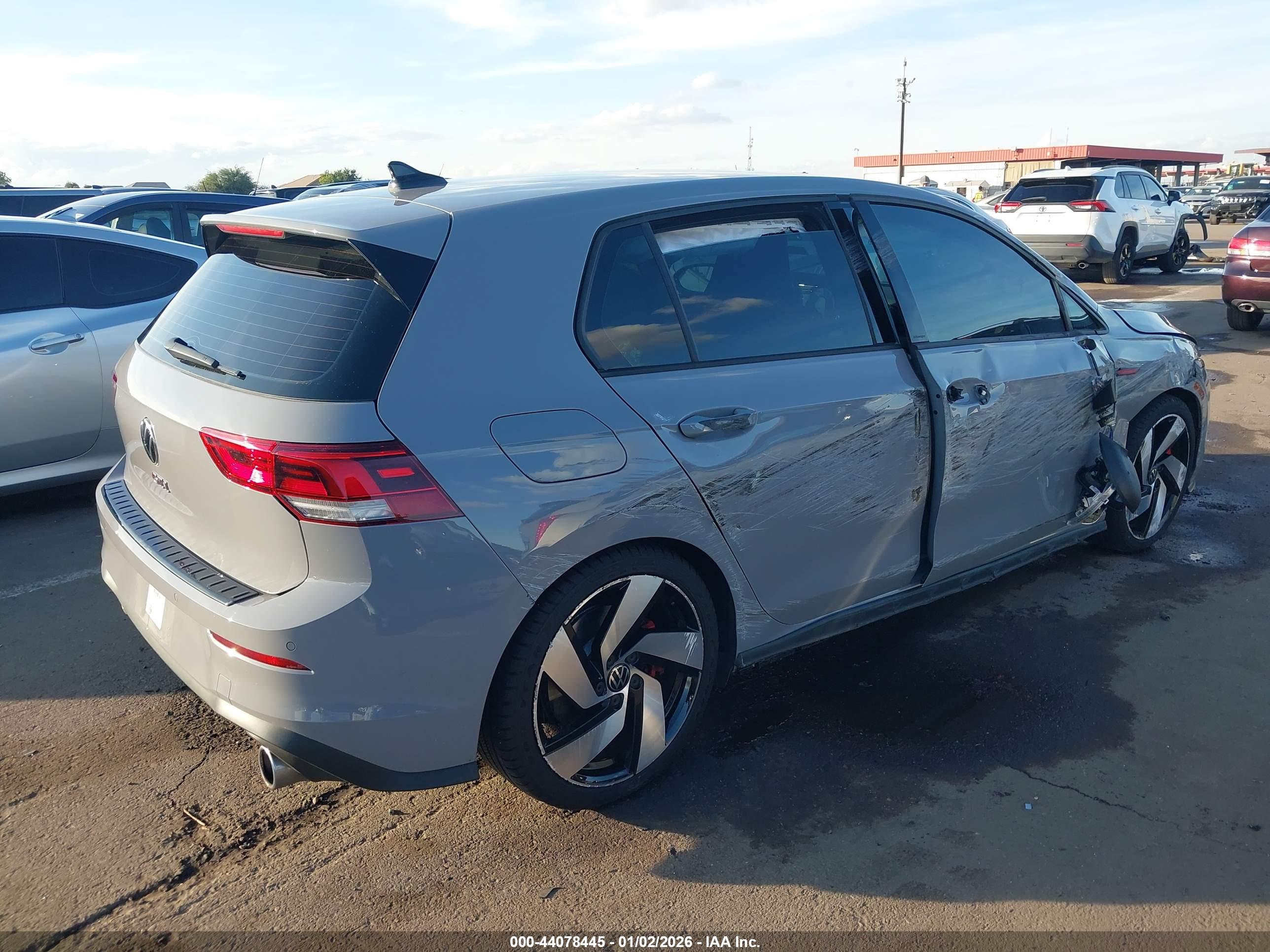 VOLKSWAGEN GOLF image 4