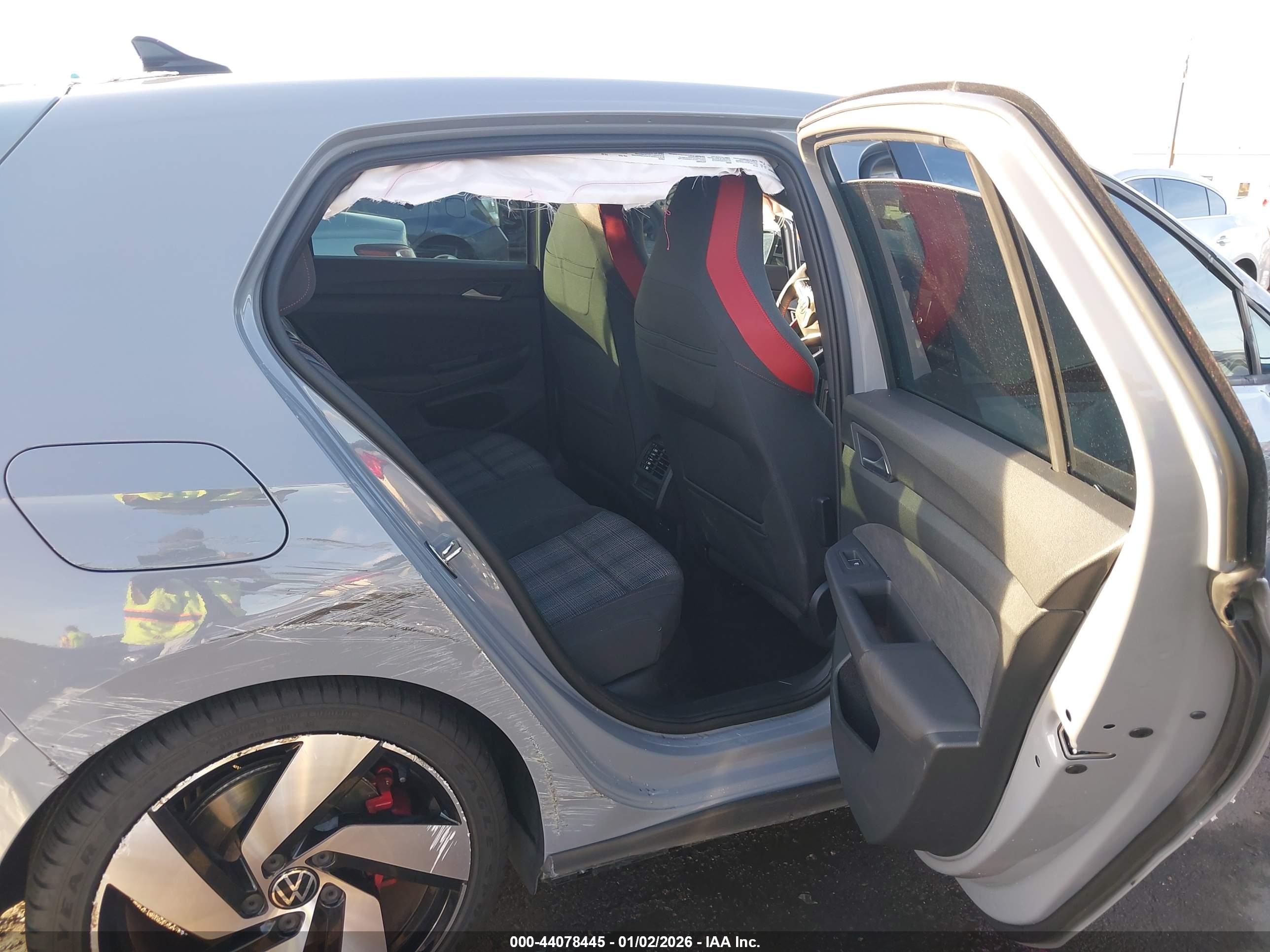 VOLKSWAGEN GOLF image 8