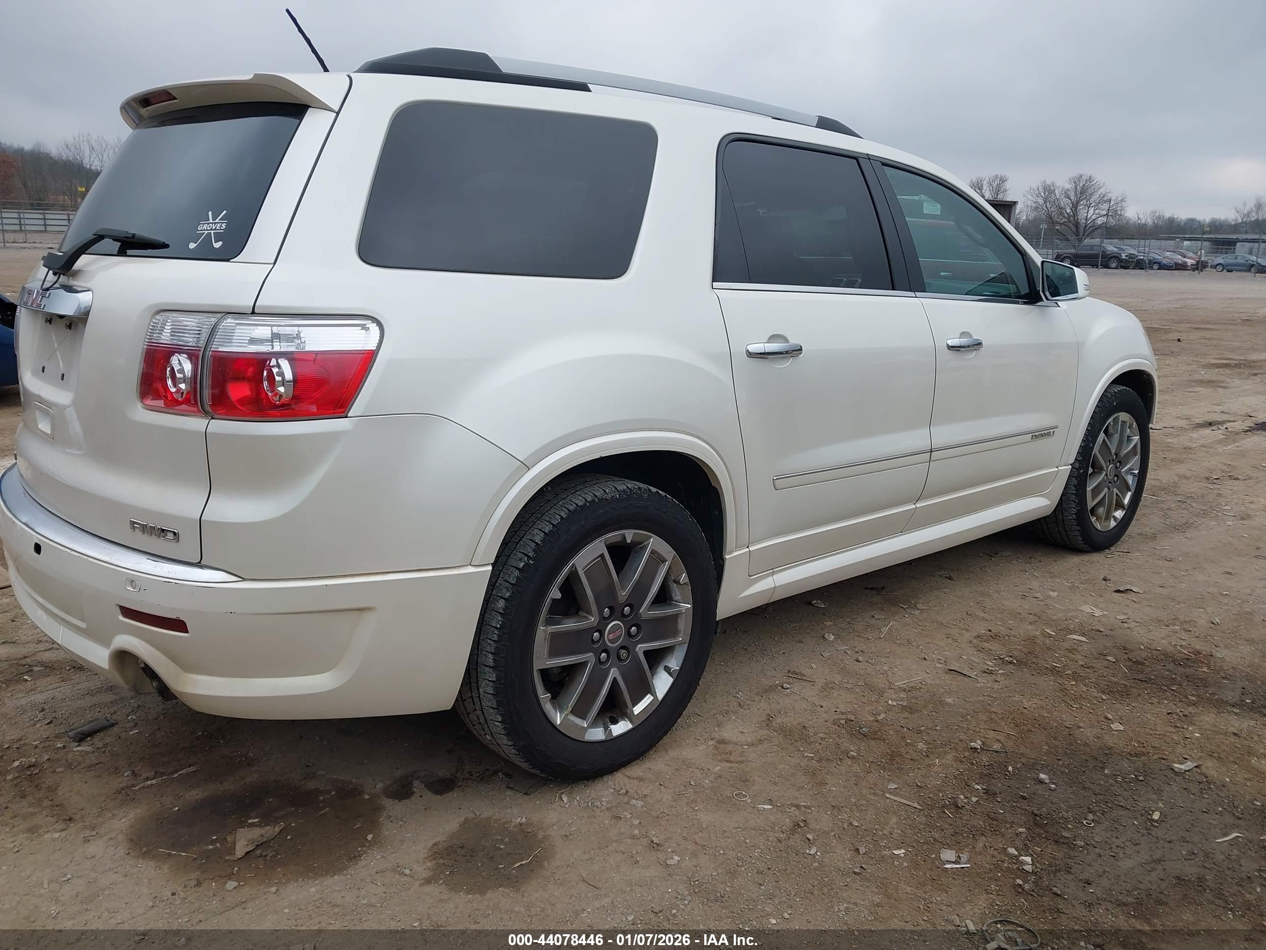 GMC ACADIA image 4