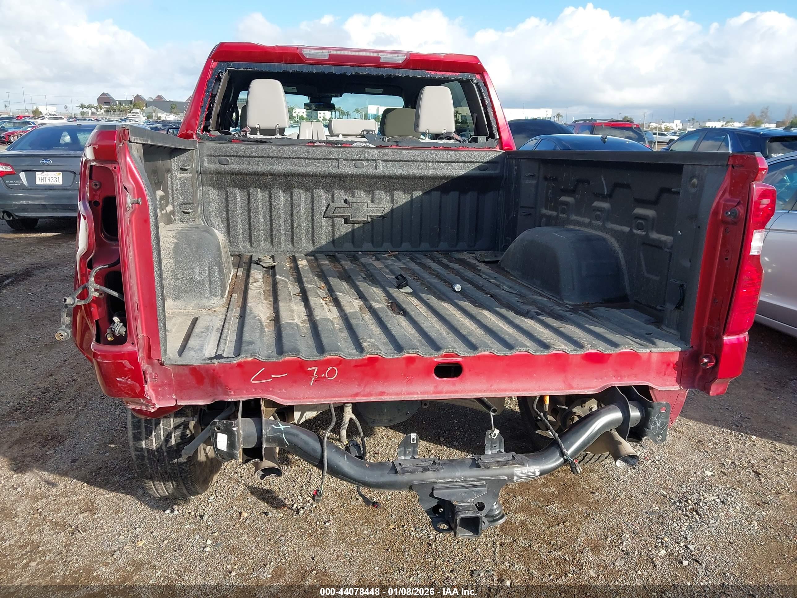CHEVROLET SILVERADO image 6