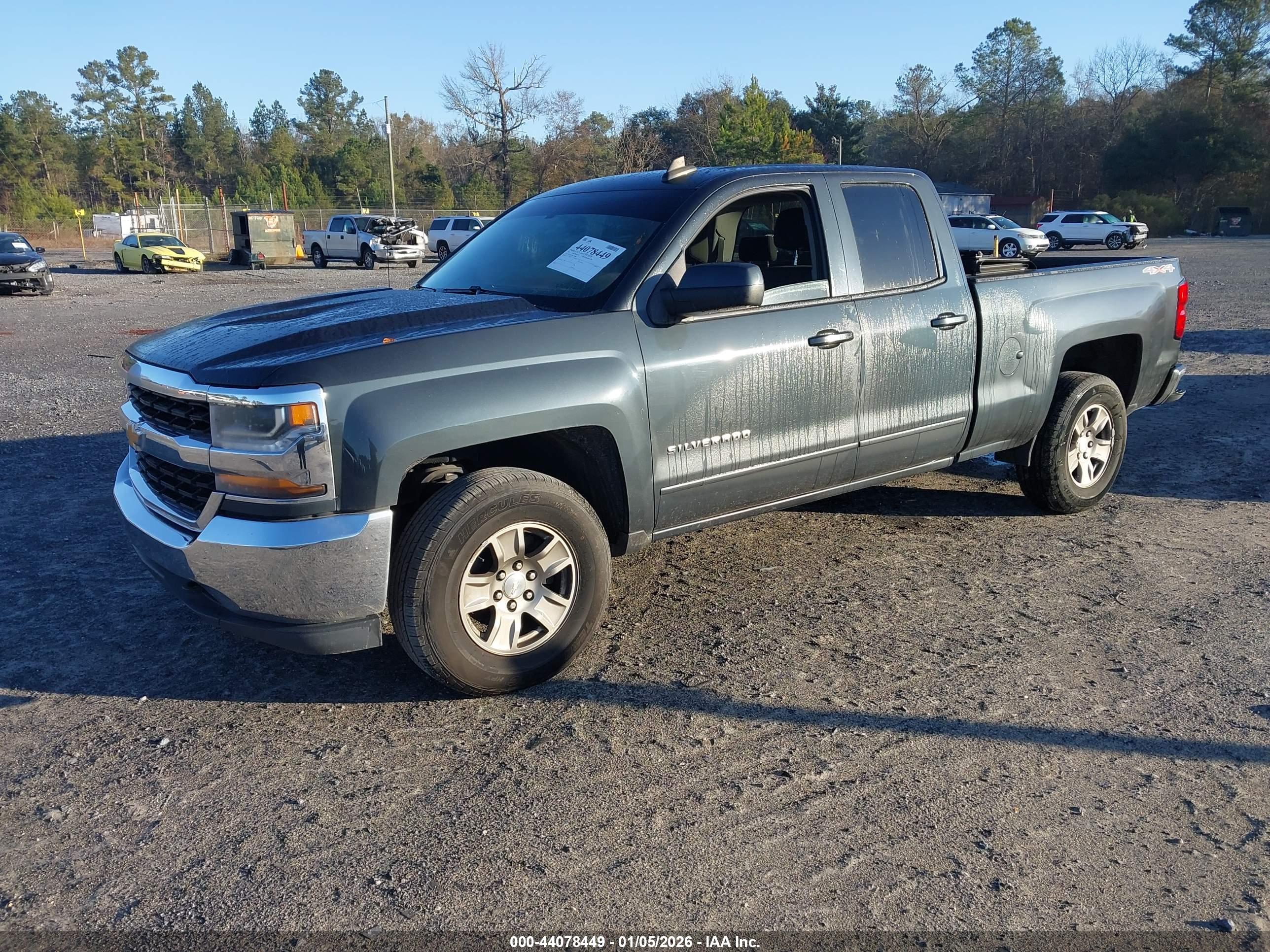 CHEVROLET SILVERADO image 2
