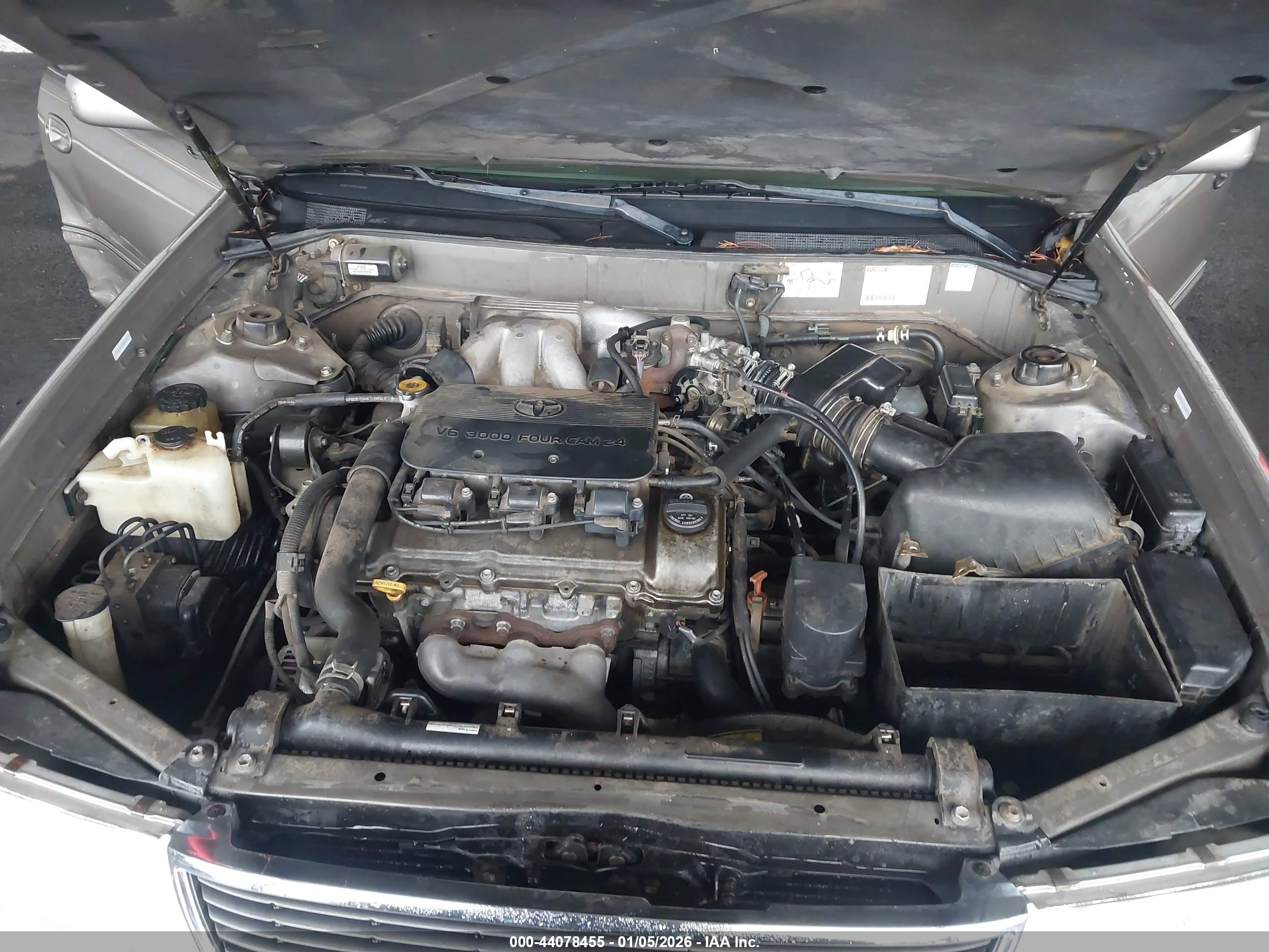 TOYOTA AVALON image 10