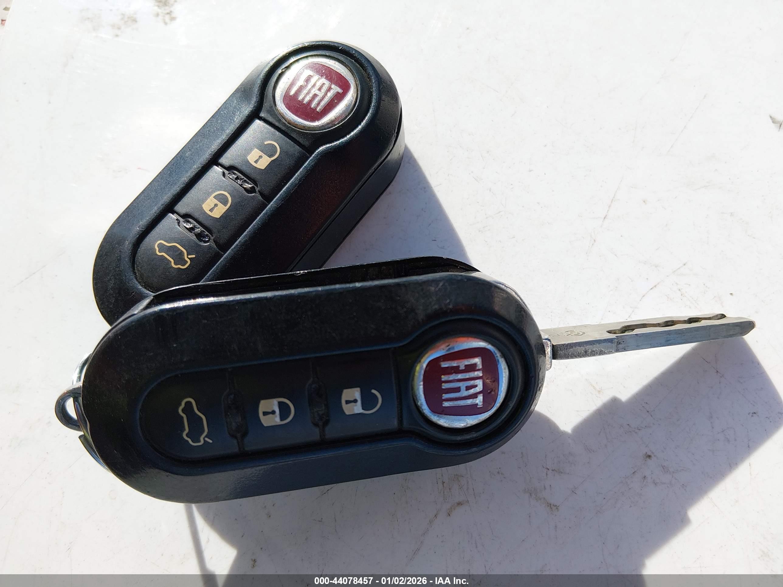 FIAT 500L image 11
