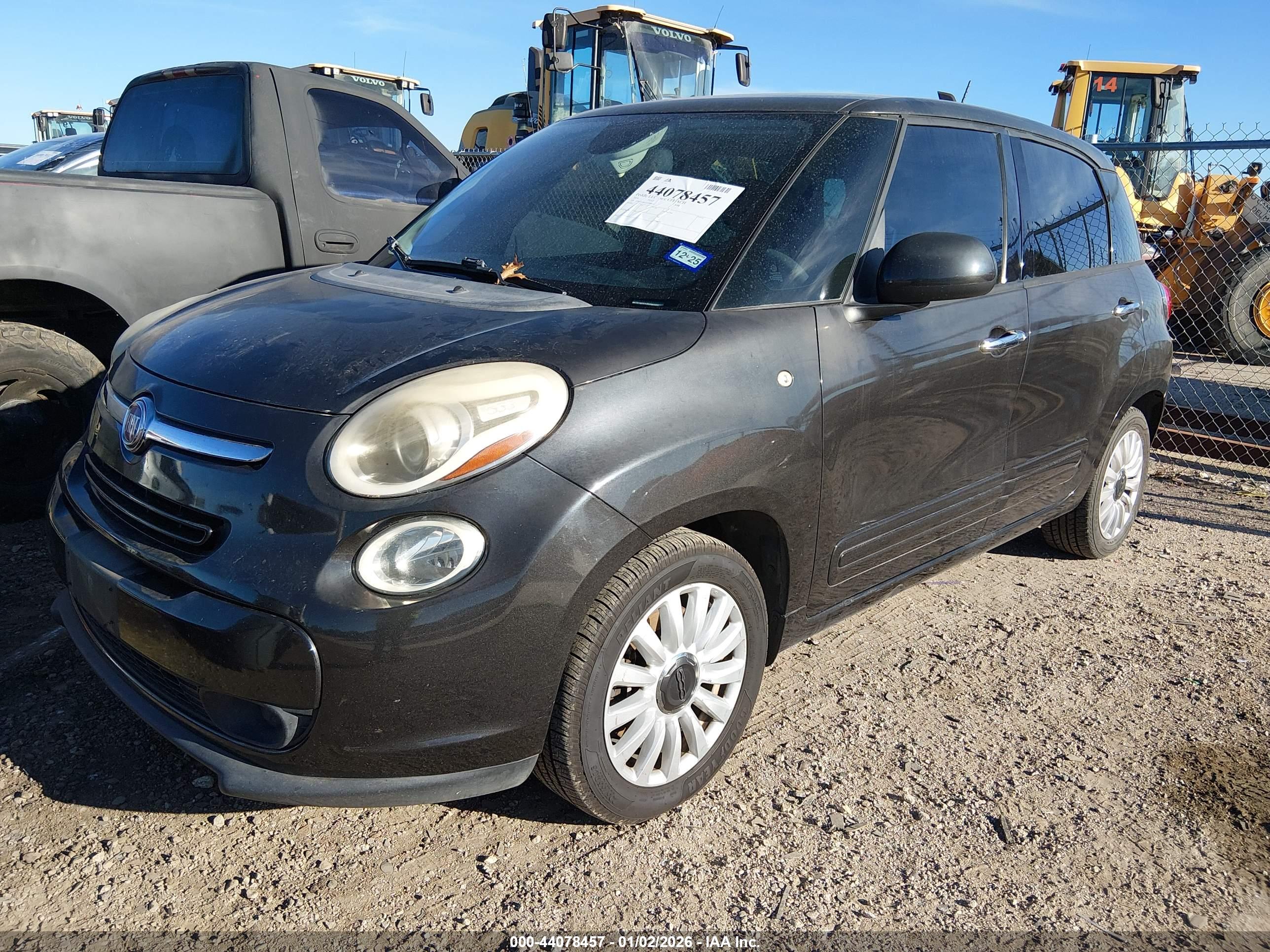 FIAT 500L image 2