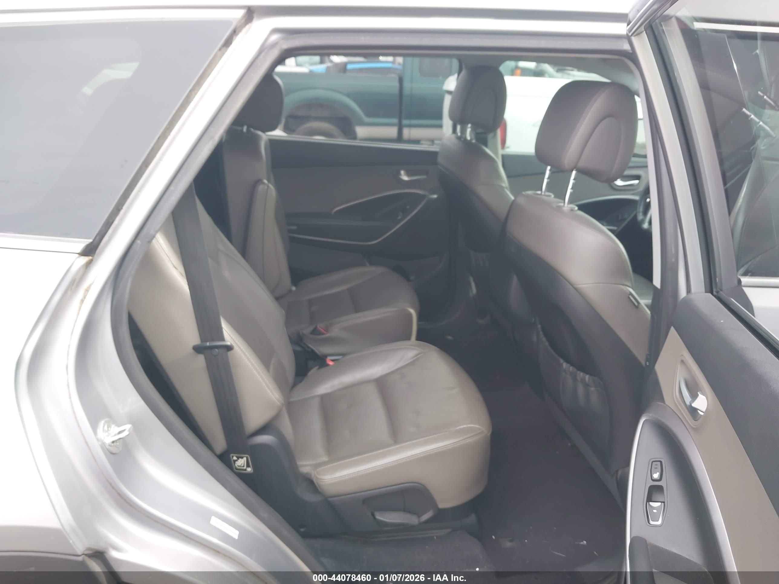 HYUNDAI SANTA image 8