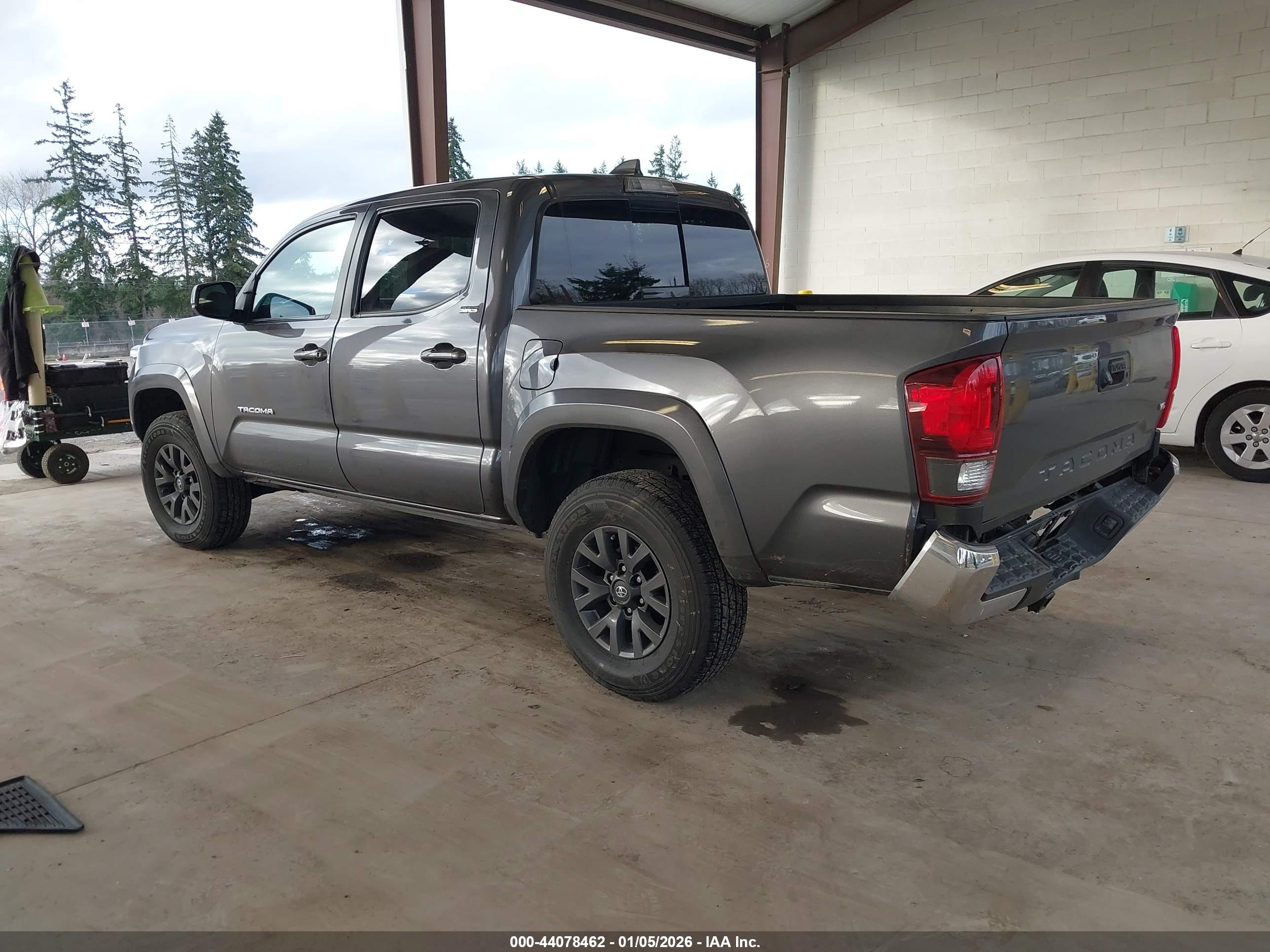 TOYOTA TACOMA image 3