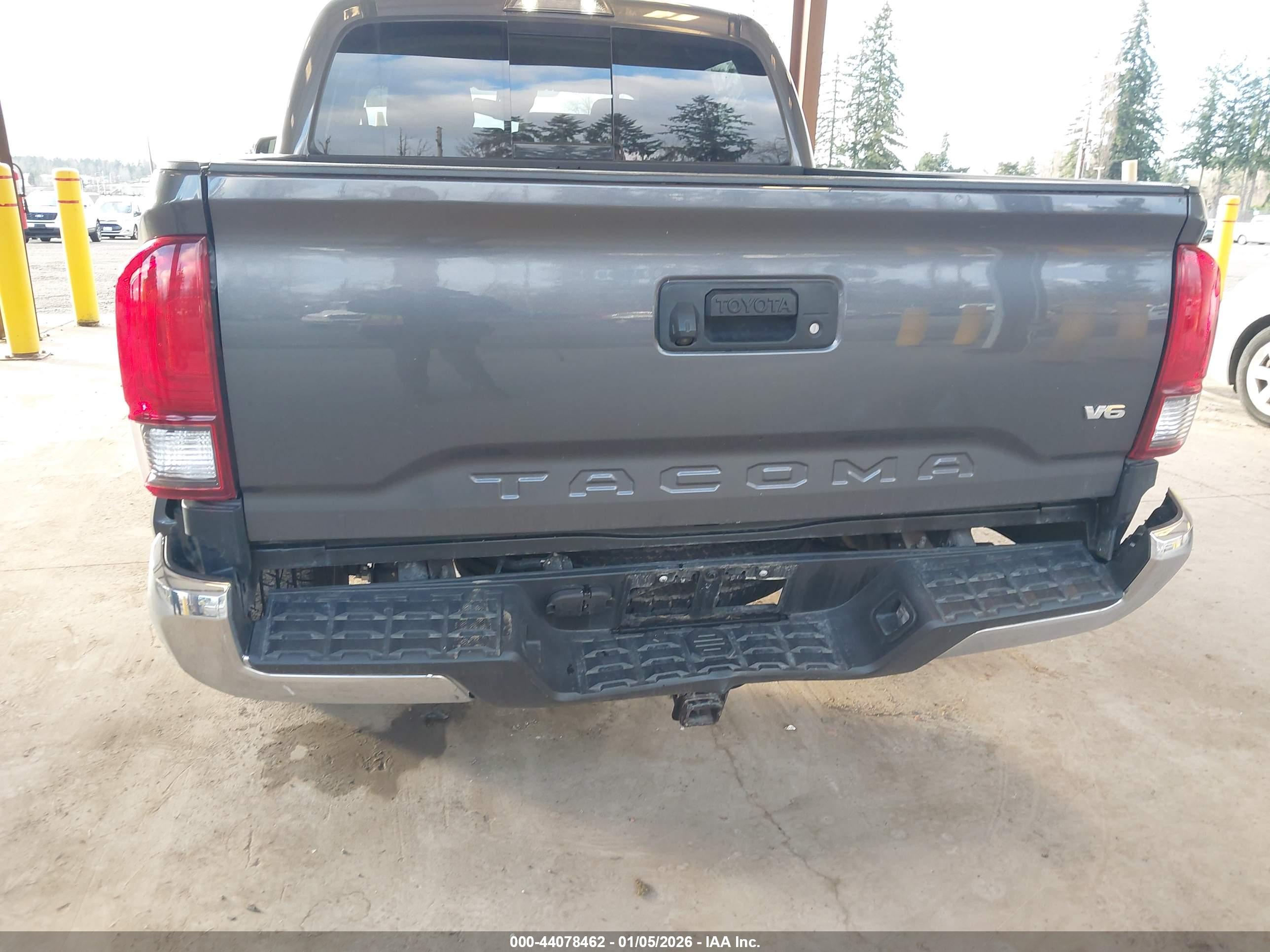 TOYOTA TACOMA image 6