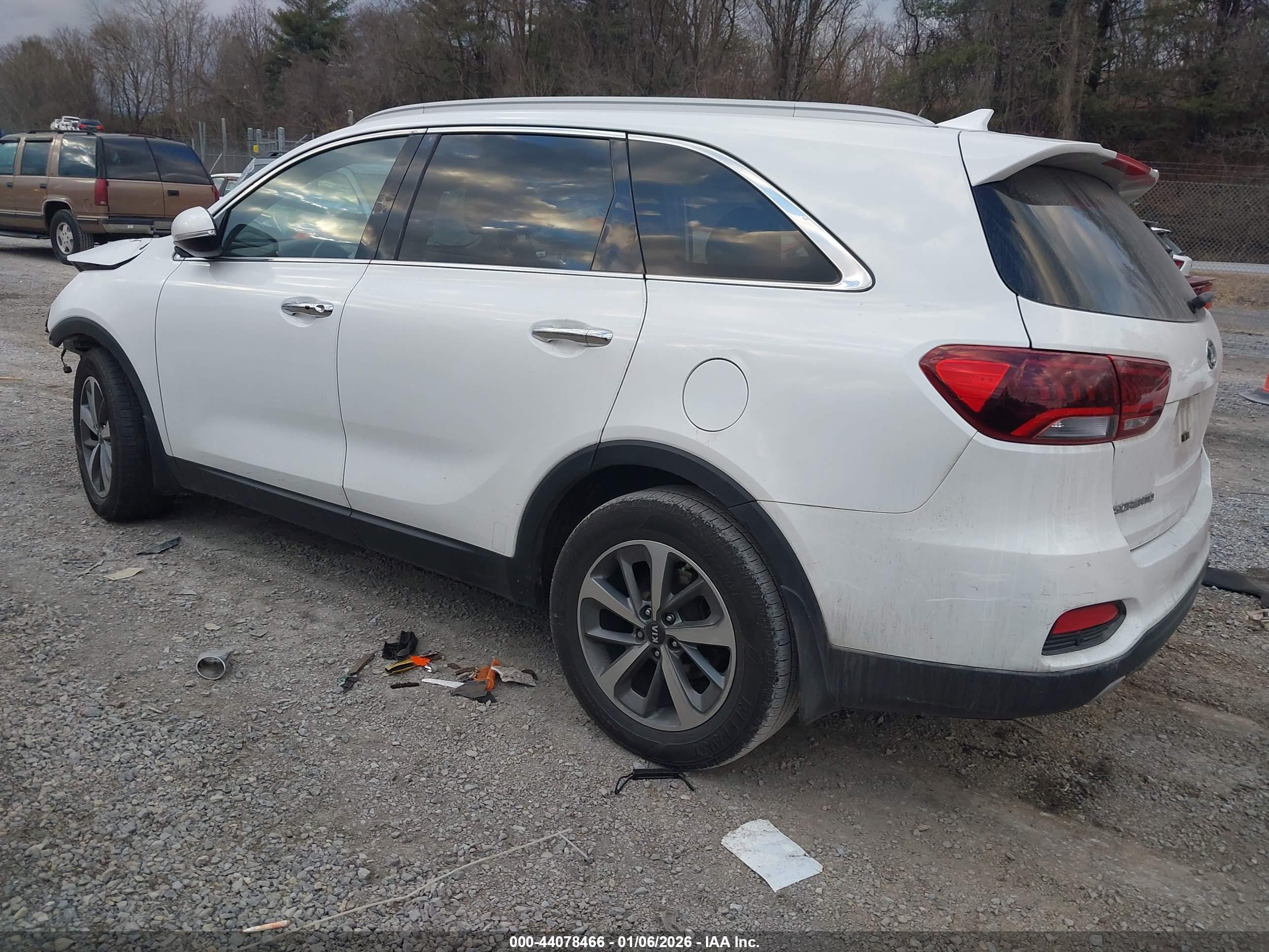 KIA SORENTO image 3