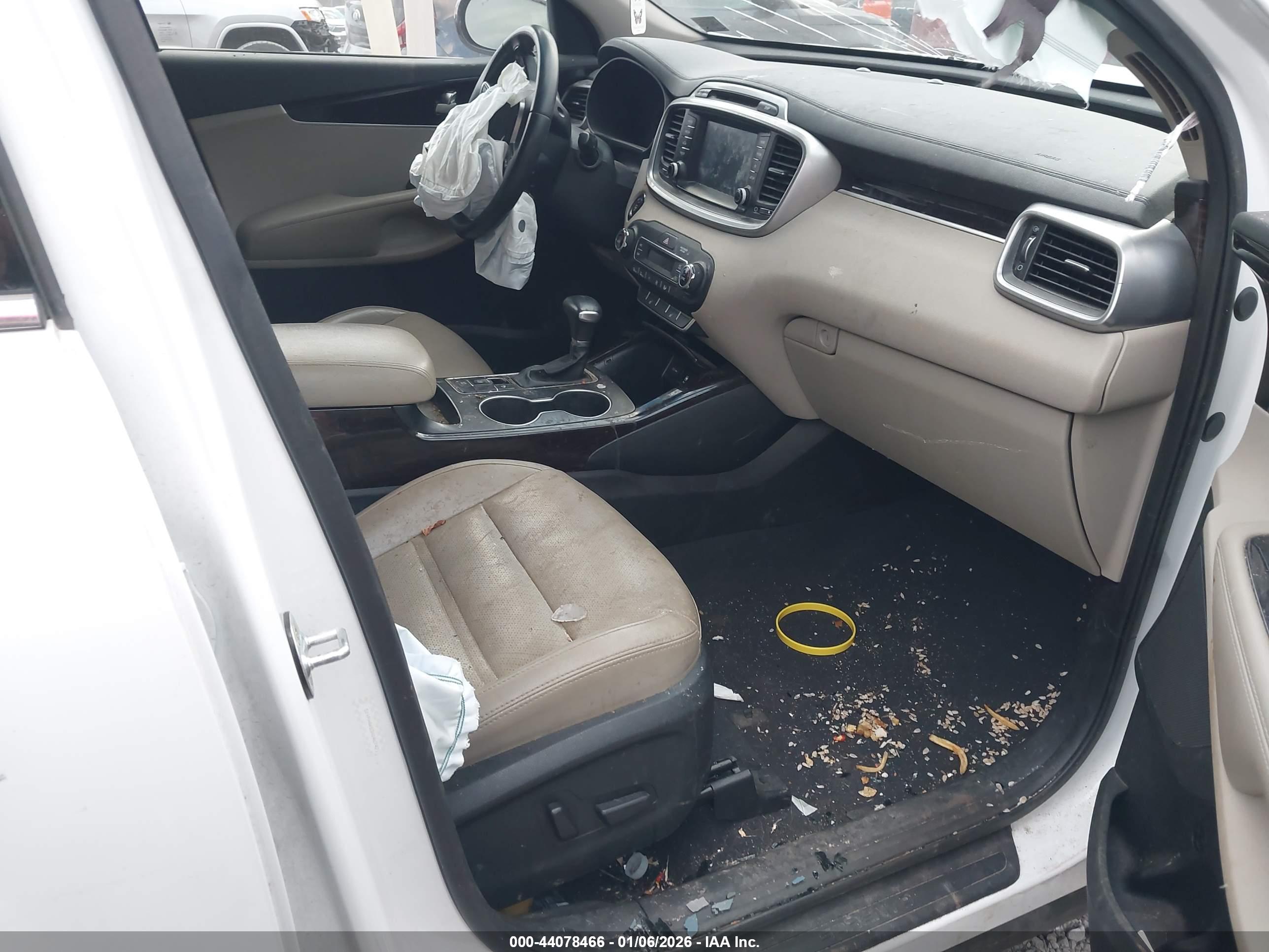 KIA SORENTO image 5